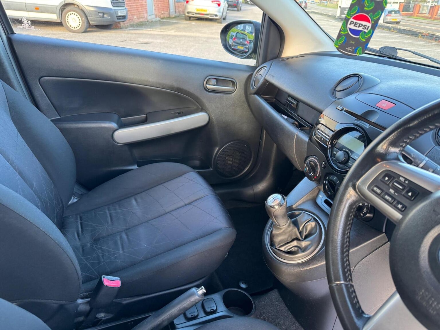 Used Mazda Mazda2 2010 for sale - 76896959: Photo 28