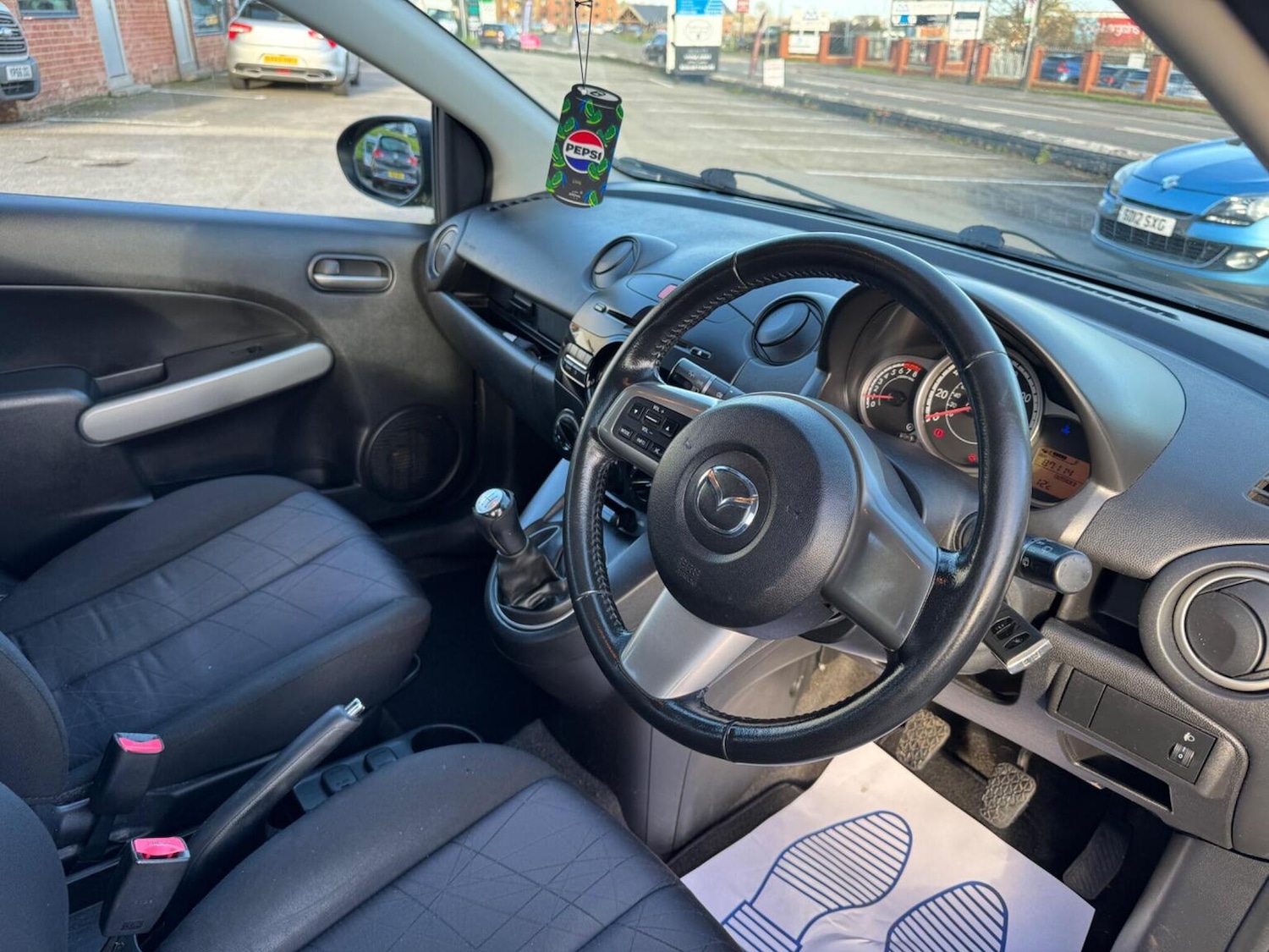 Used Mazda Mazda2 2010 for sale - 76896959: Photo 30