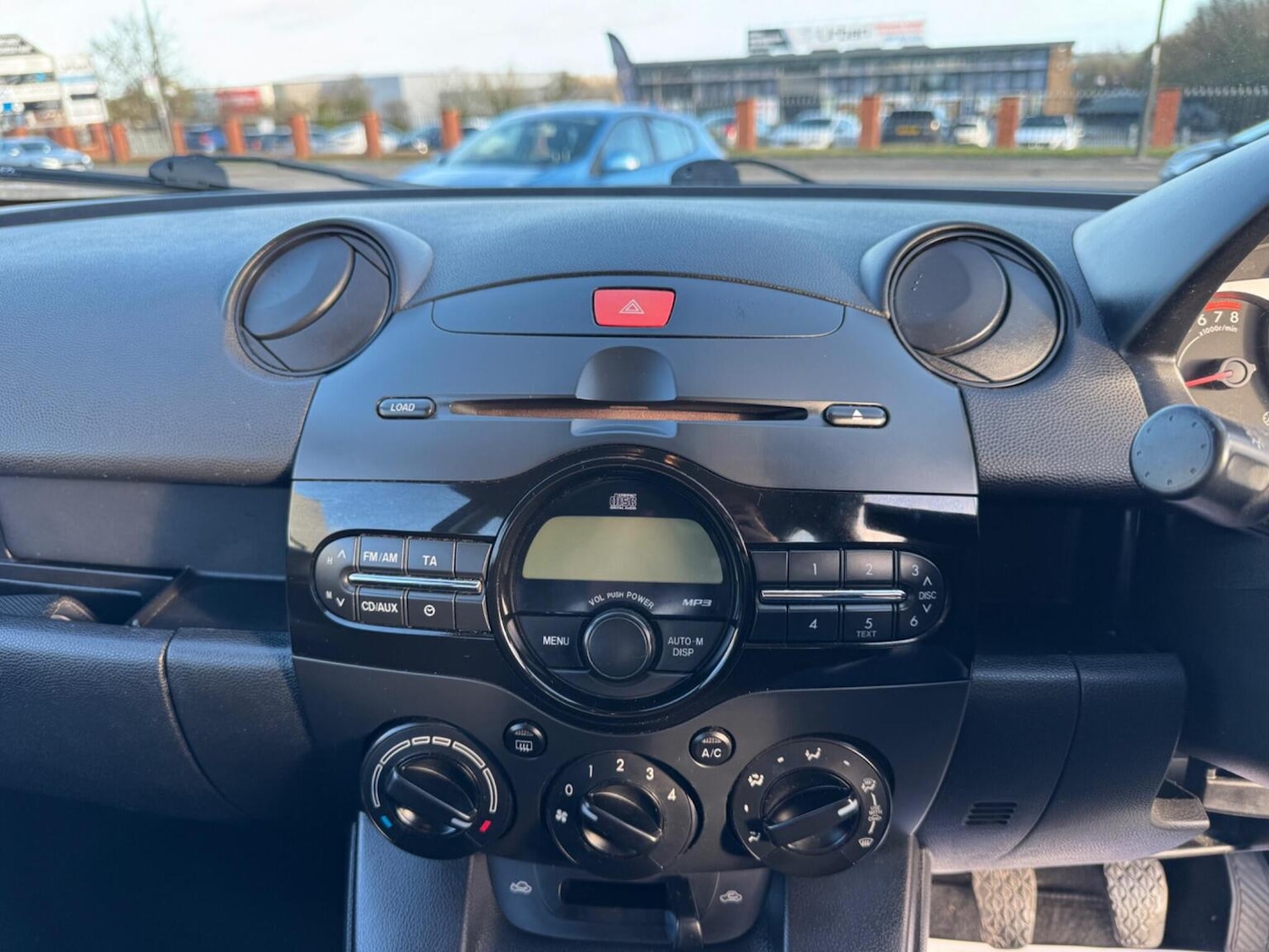 Used Mazda Mazda2 2010 for sale - 76896959: Photo 34