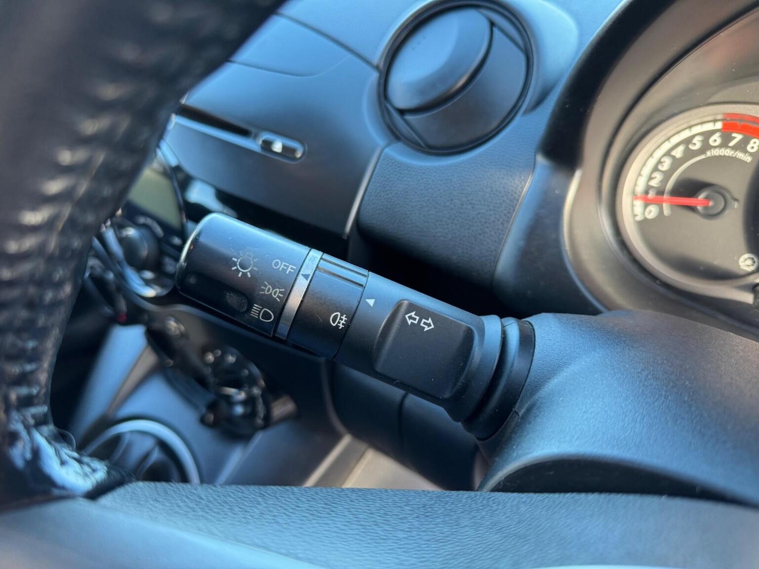 Used Mazda Mazda2 2010 for sale - 76896959: Photo 36