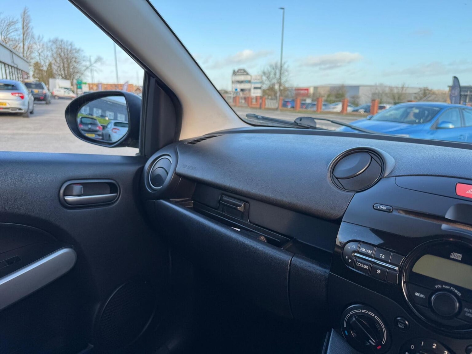 Used Mazda Mazda2 2010 for sale - 76896959: Photo 37