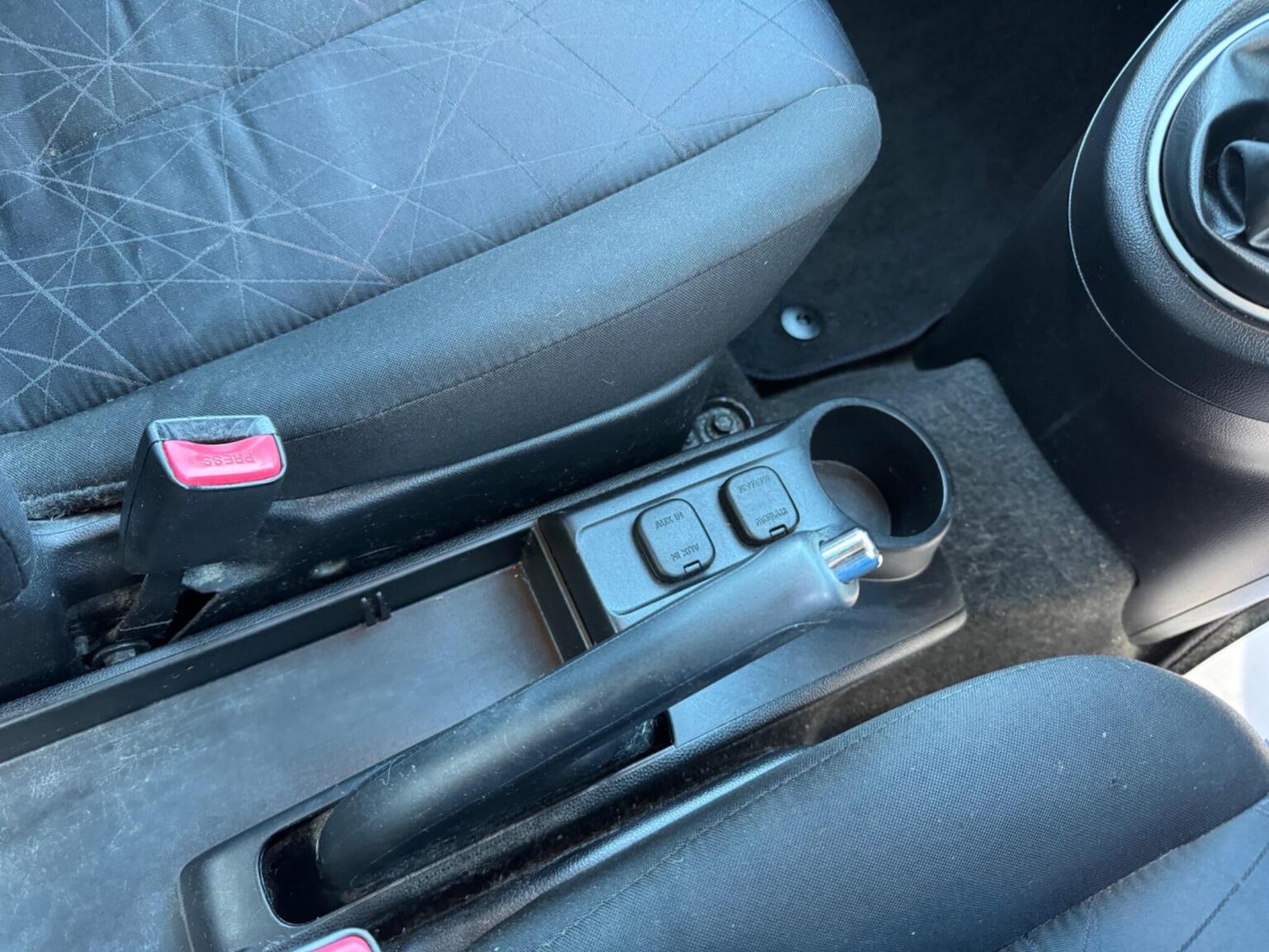 Used Mazda Mazda2 2010 for sale - 76896959: Photo 38