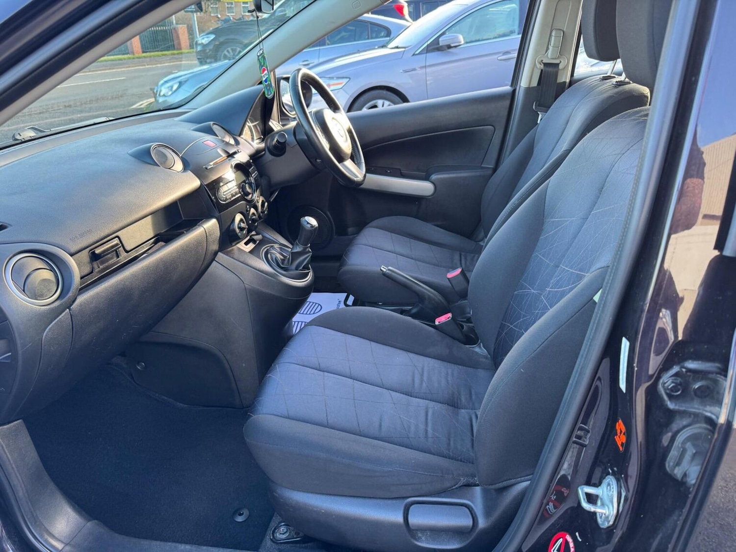 Used Mazda Mazda2 2010 for sale - 76896959: Photo 39