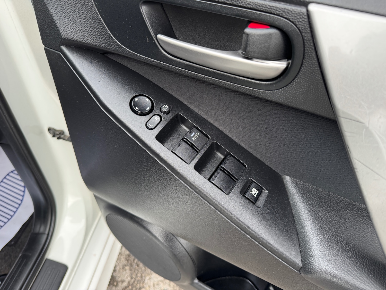 Used Mazda Mazda3 2011 for sale - 77535767: Photo 8