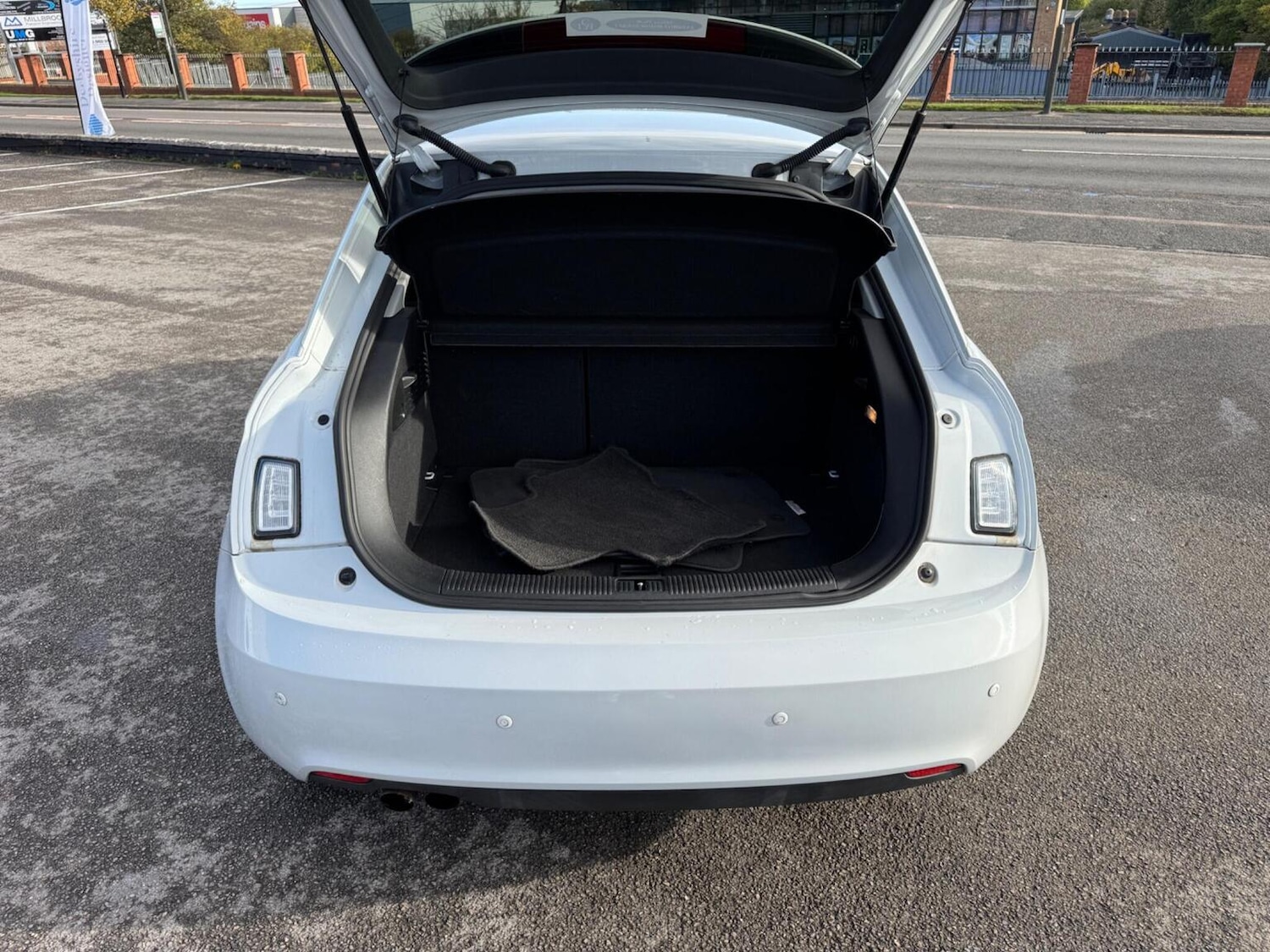 Used Audi A1 2013 for sale - 76576895: Photo 6