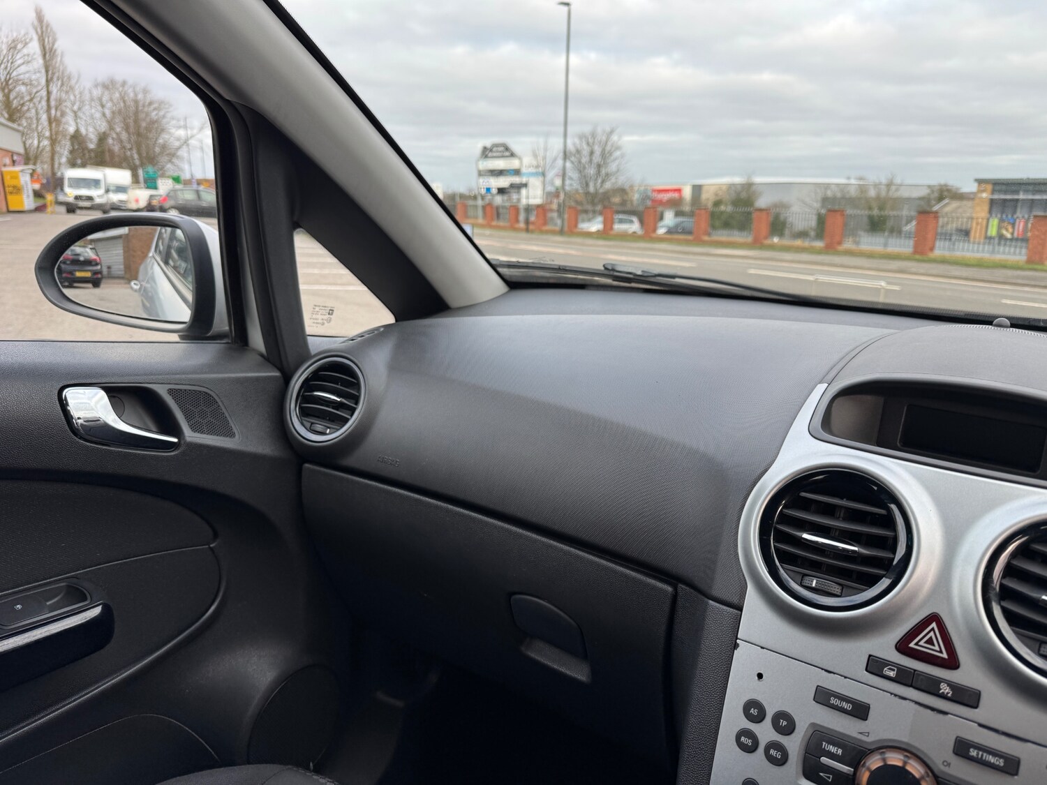 Used Vauxhall Corsa 2013 for sale - 77053685: Photo 38