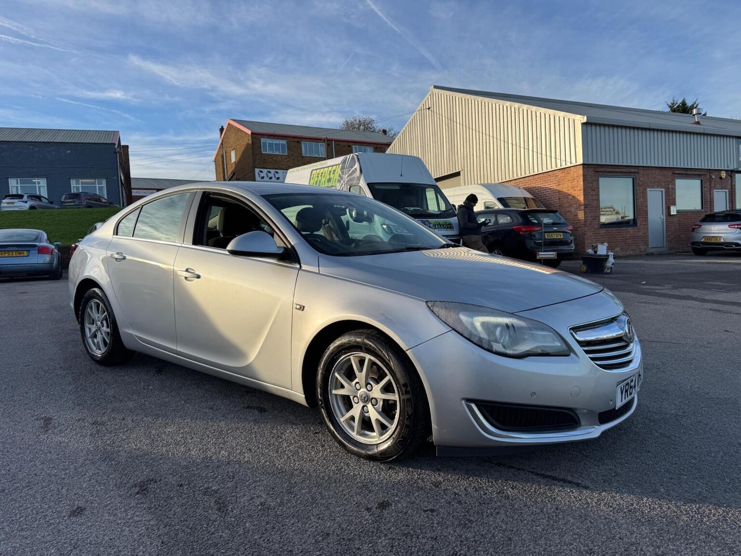 Used Vauxhall Insignia 2014 for sale - 76662731: Photo 2