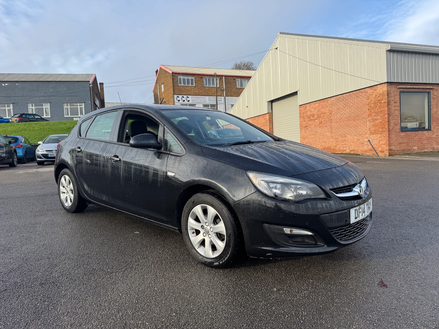 Used Vauxhall Astra 2014 for sale - 77084236: Photo 2