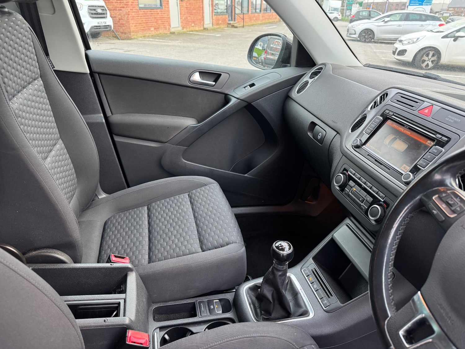 Used Volkswagen Tiguan 2011 for sale - 77804911: Photo 11