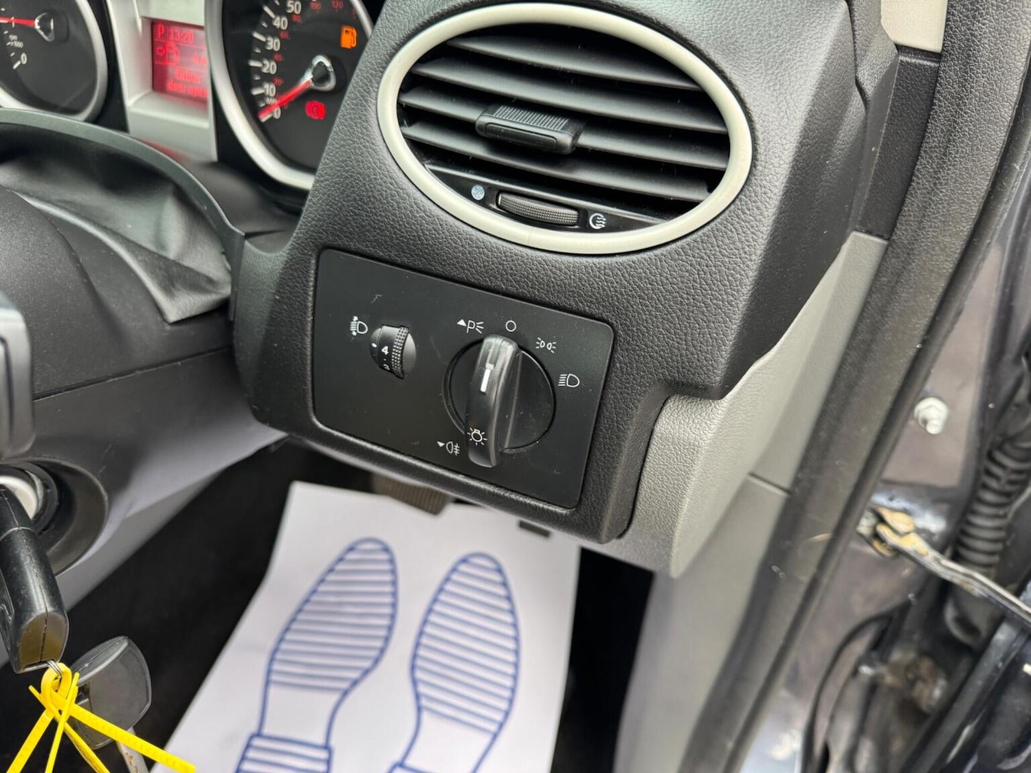 Used Ford Focus 2010 for sale - 76596555: Photo 11