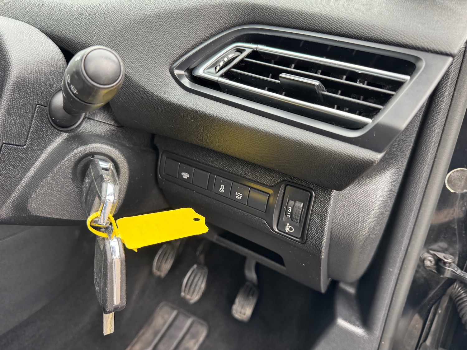 Used Peugeot 308 2015 for sale - 77701165: Photo 12