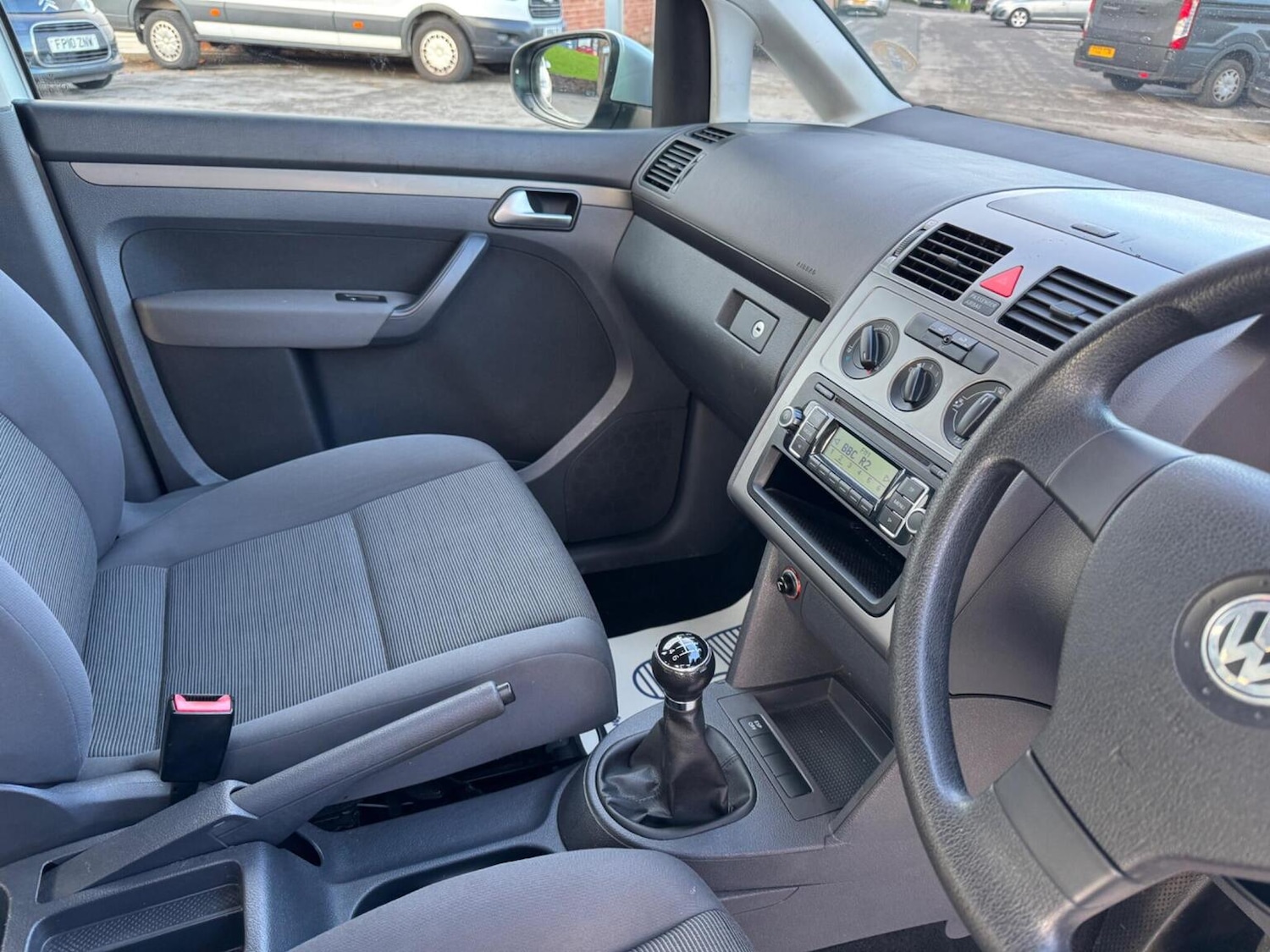 Used Volkswagen Touran 2010 for sale - 76637409: Photo 11