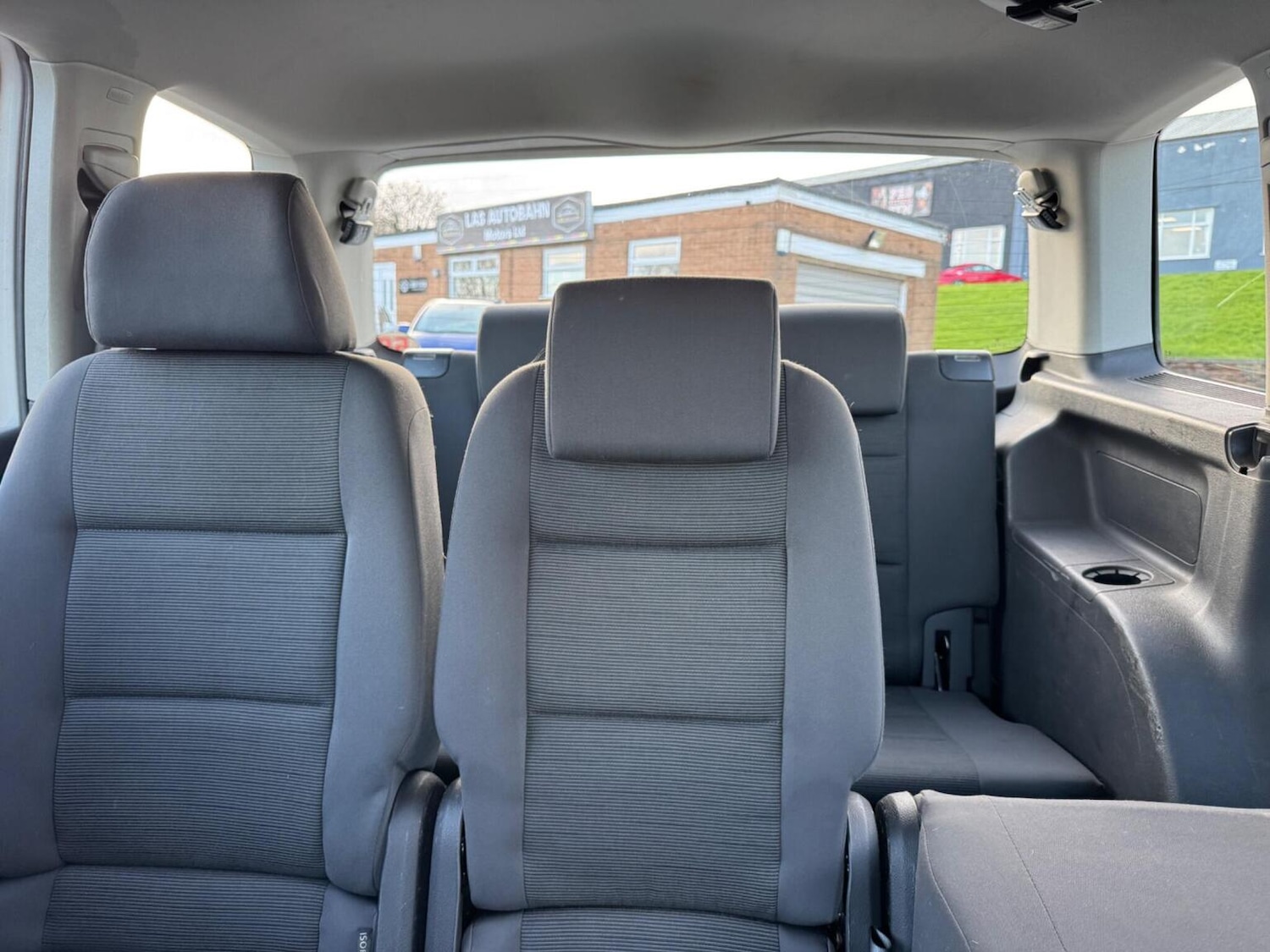 Used Volkswagen Touran 2010 for sale - 76637409: Photo 18