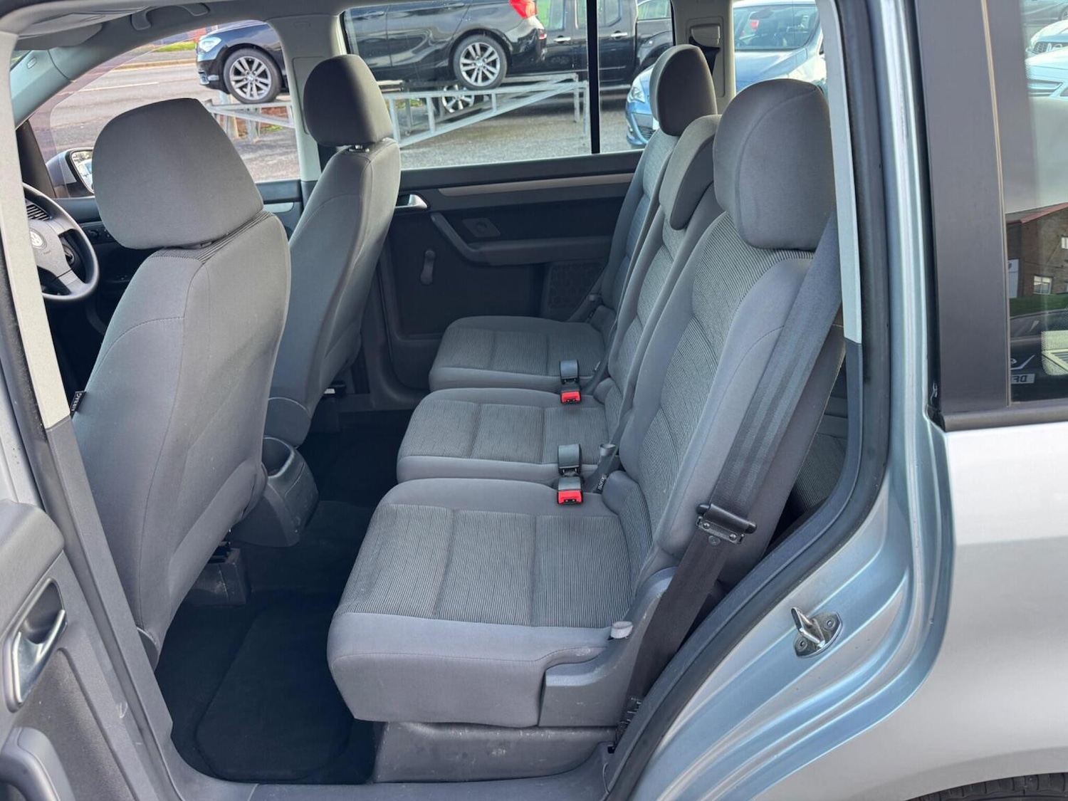 Used Volkswagen Touran 2010 for sale - 76637409: Photo 20