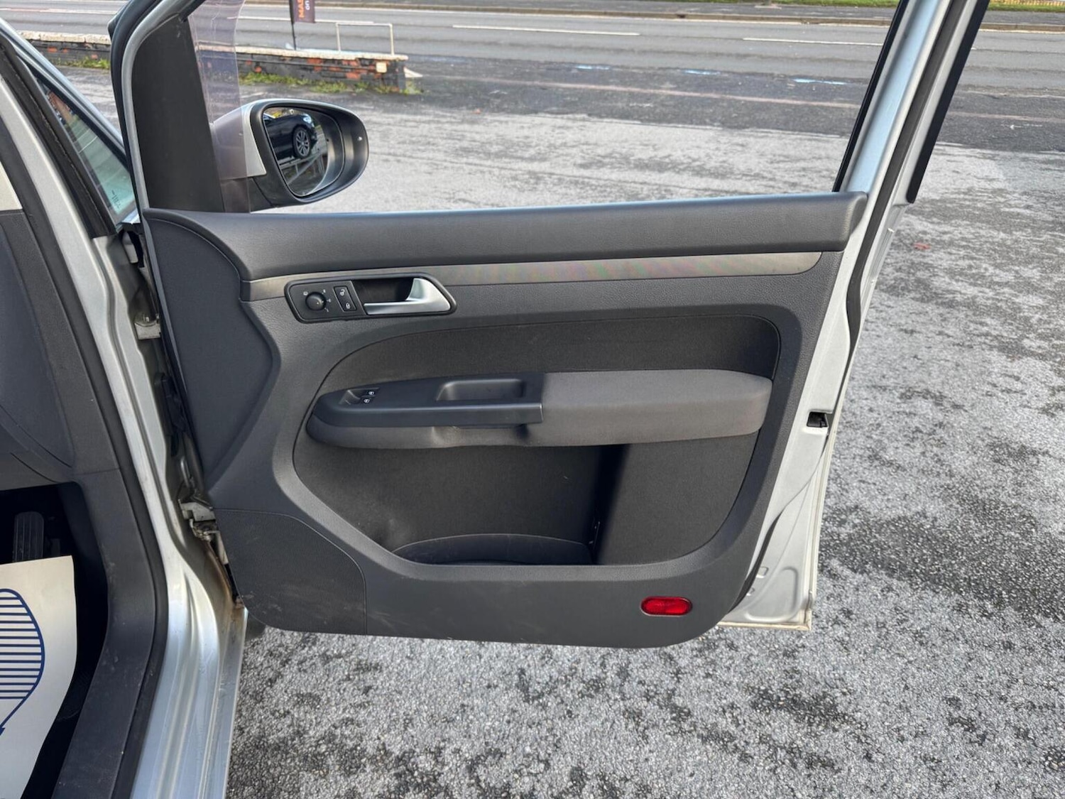 Used Volkswagen Touran 2010 for sale - 76637409: Photo 23