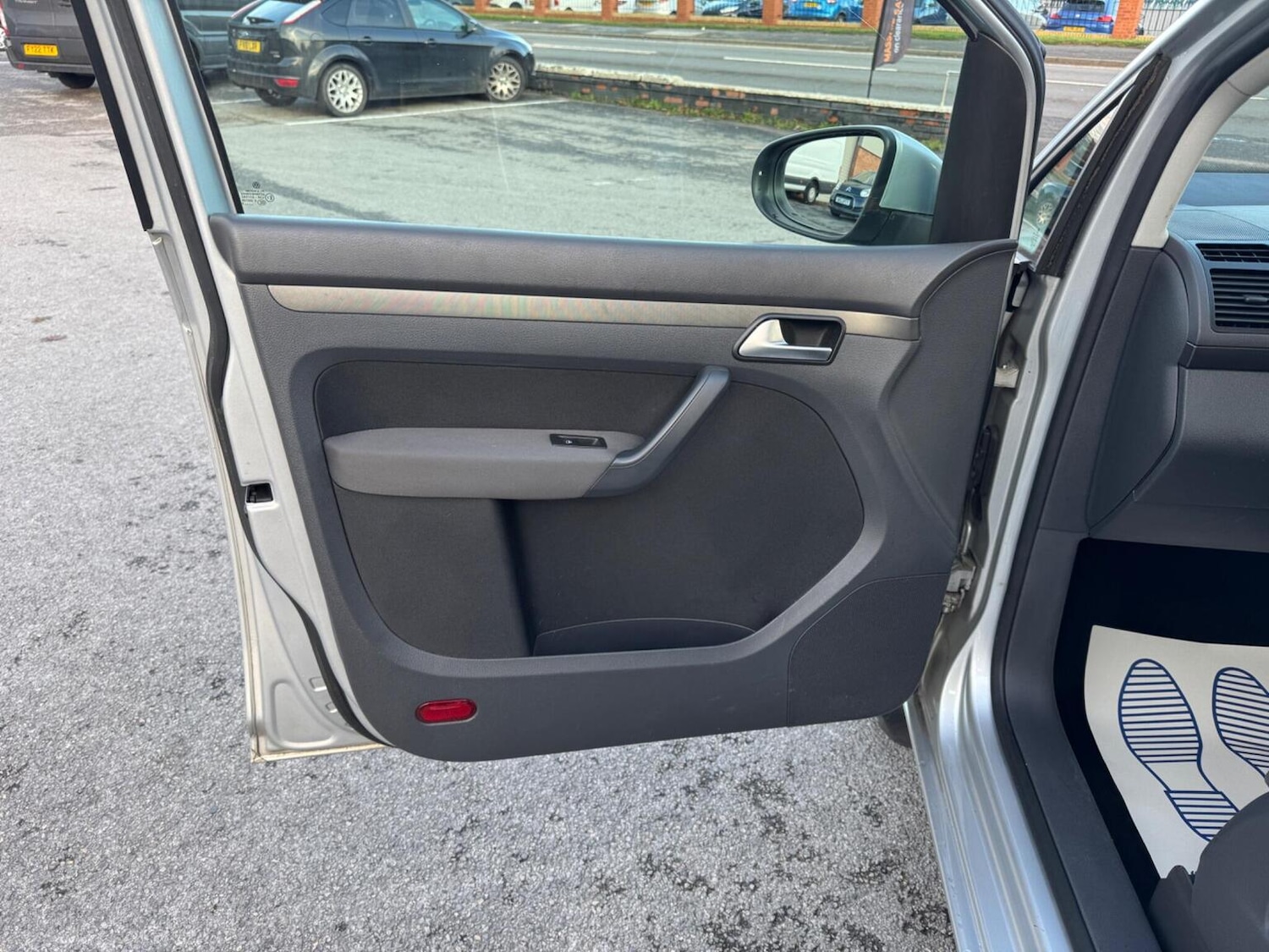 Used Volkswagen Touran 2010 for sale - 76637409: Photo 25