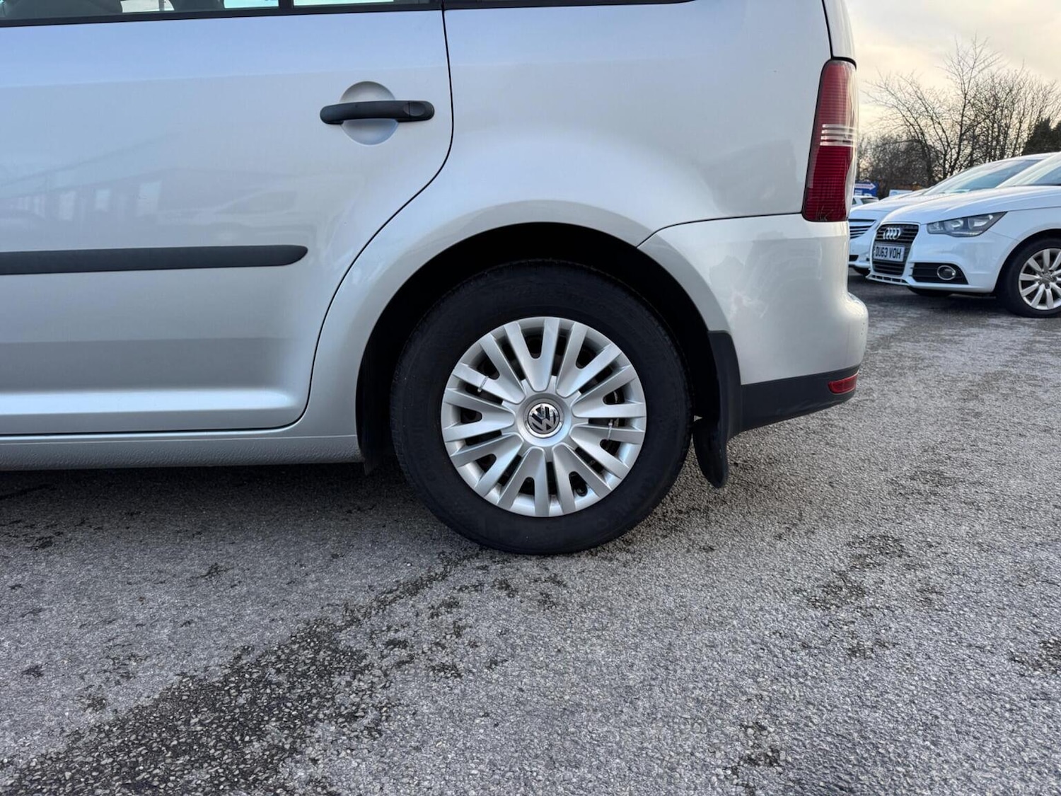 Used Volkswagen Touran 2010 for sale - 76637409: Photo 29