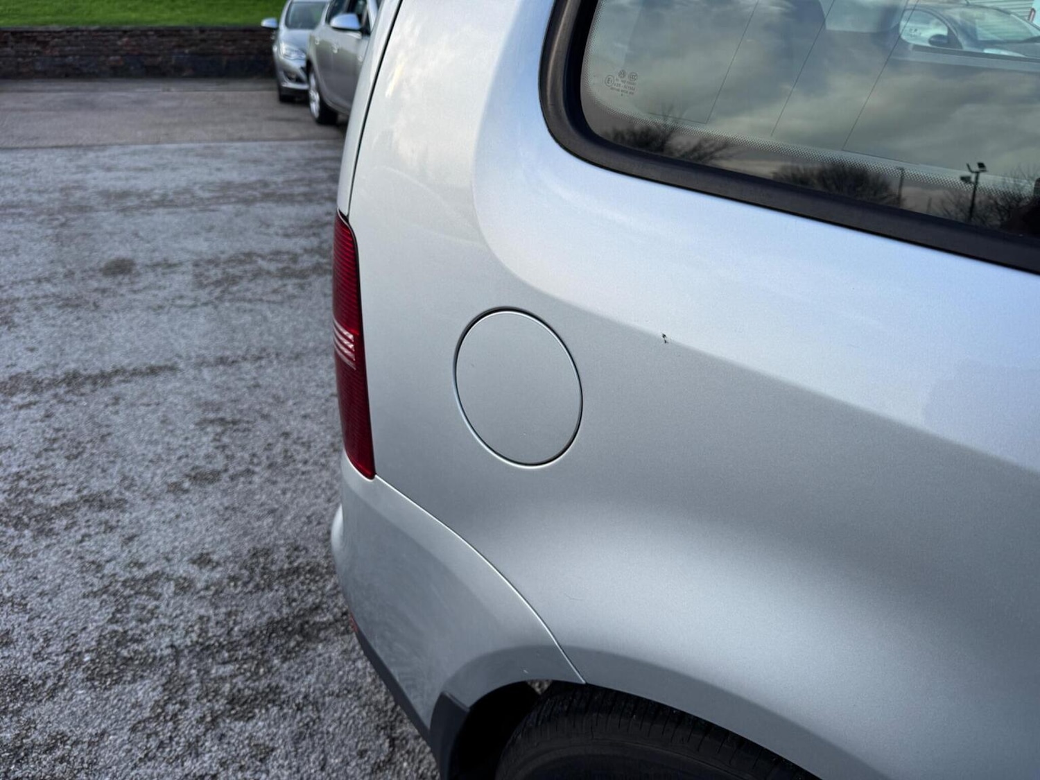 Used Volkswagen Touran 2010 for sale - 76637409: Photo 32