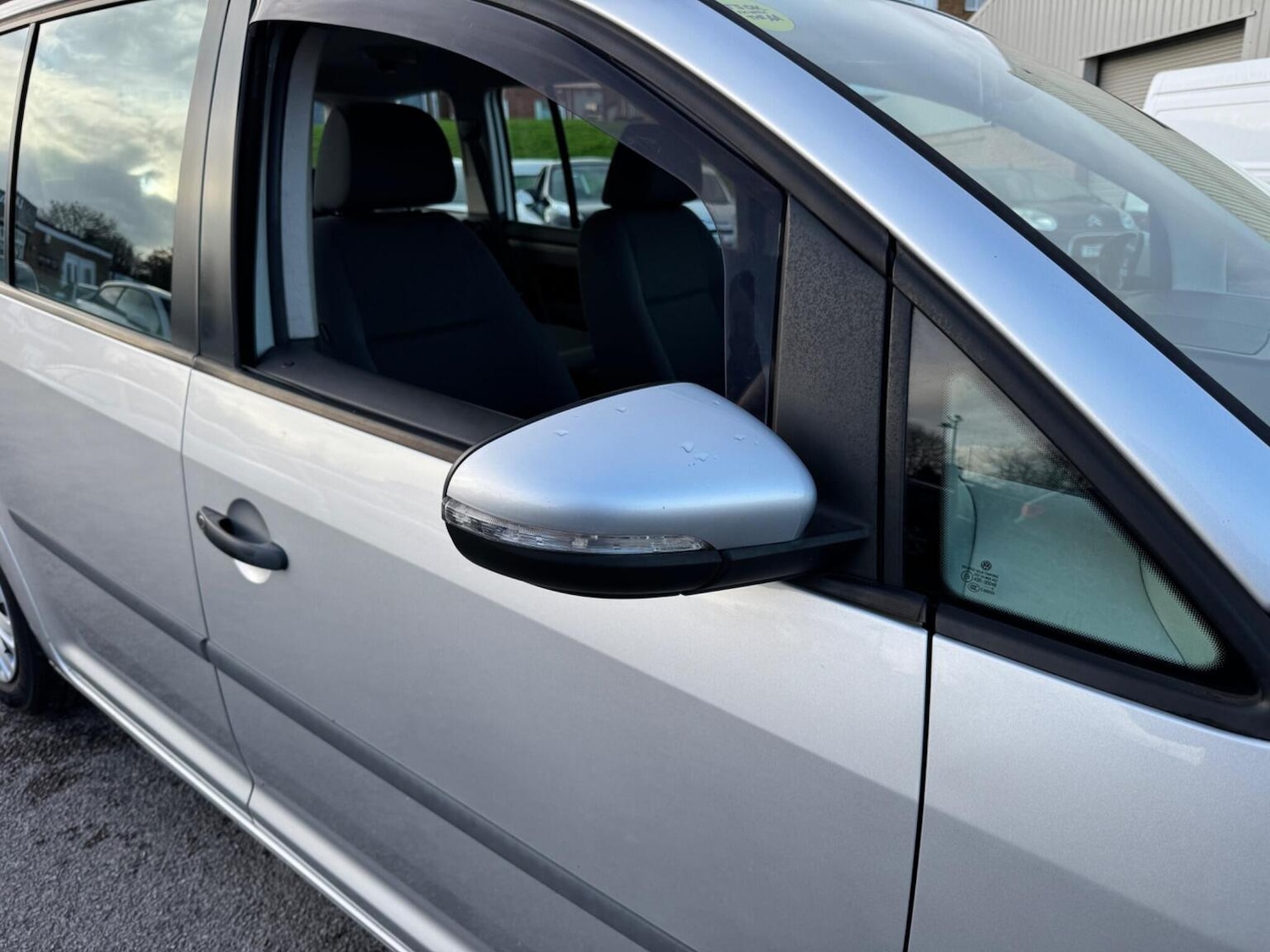 Used Volkswagen Touran 2010 for sale - 76637409: Photo 34