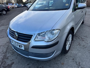 Used Volkswagen Touran 2010 for sale - 76637409: Photo