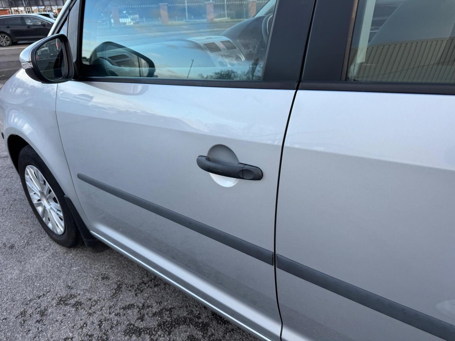 Used Volkswagen Touran 2010 for sale - 76637409: Photo 44