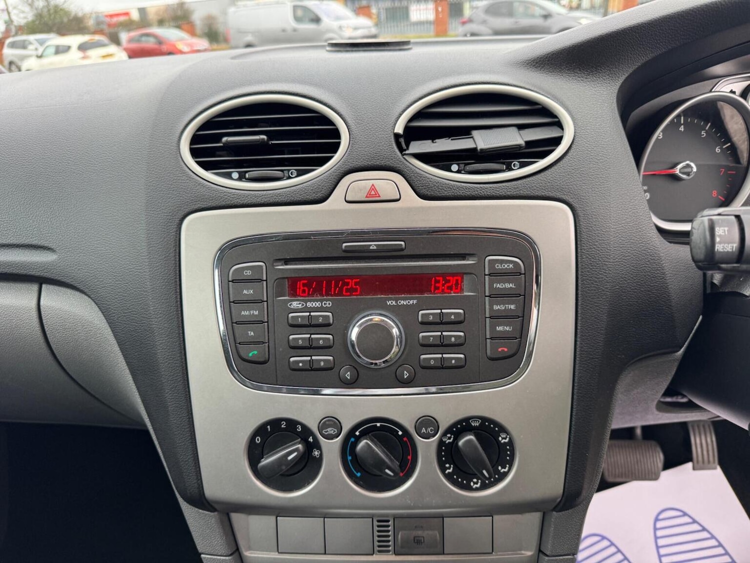 Used Ford Focus 2010 for sale - 76769928: Photo 12