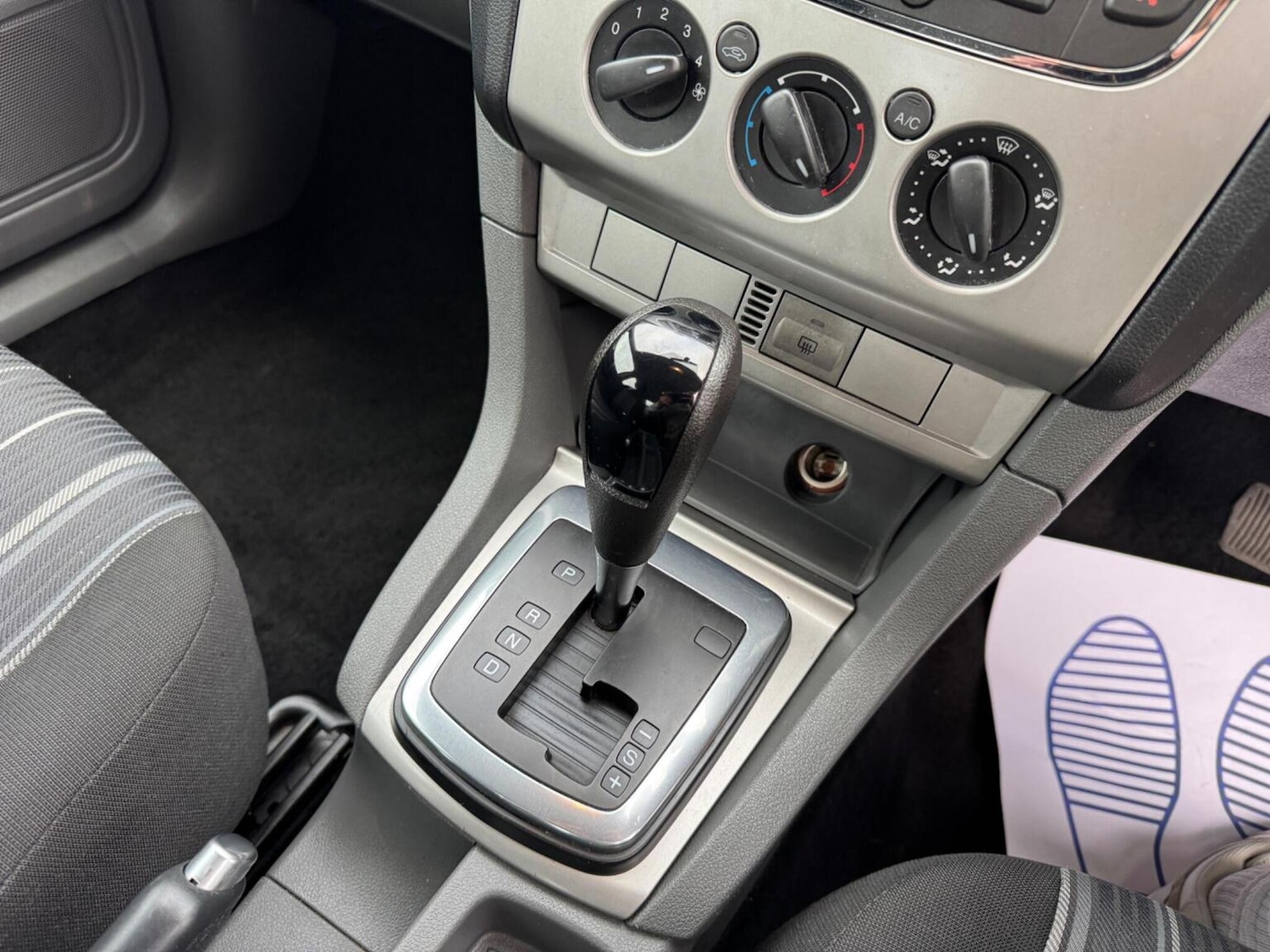 Used Ford Focus 2010 for sale - 76769928: Photo 13