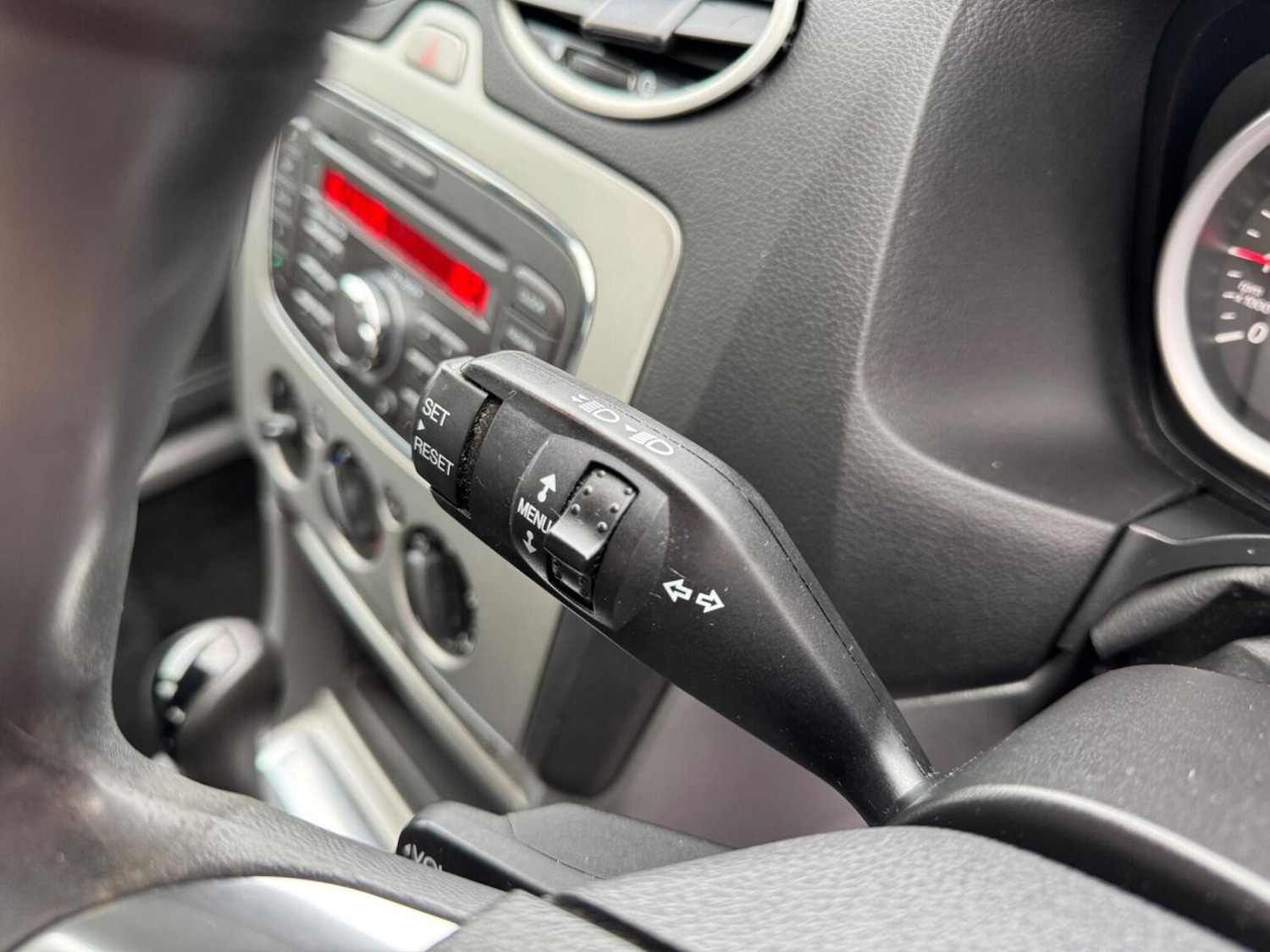 Used Ford Focus 2010 for sale - 76769928: Photo 15