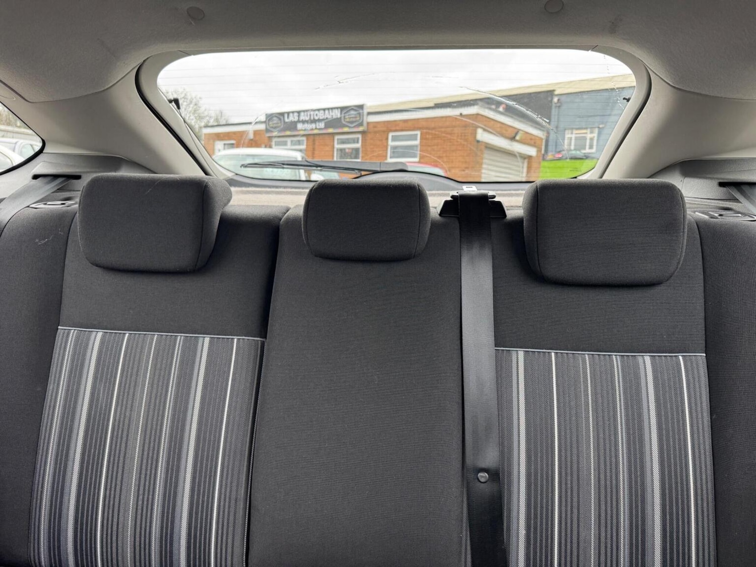 Used Ford Focus 2010 for sale - 76769928: Photo 21