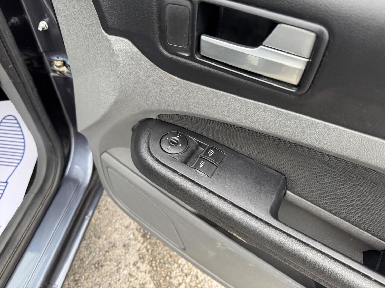 Used Ford Focus 2010 for sale - 76769928: Photo 8