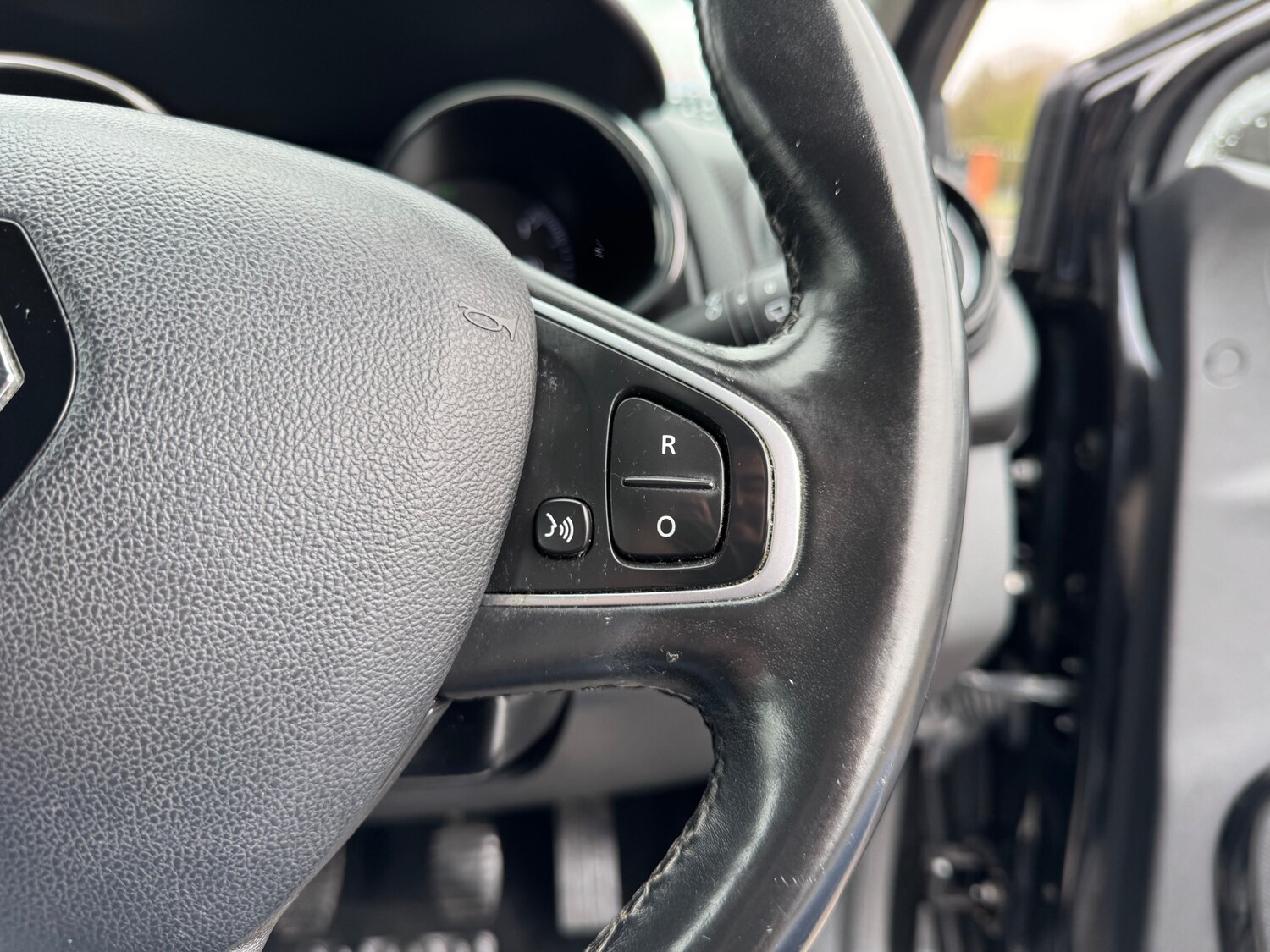 Used Renault Clio 2018 for sale - 77701172: Photo 17