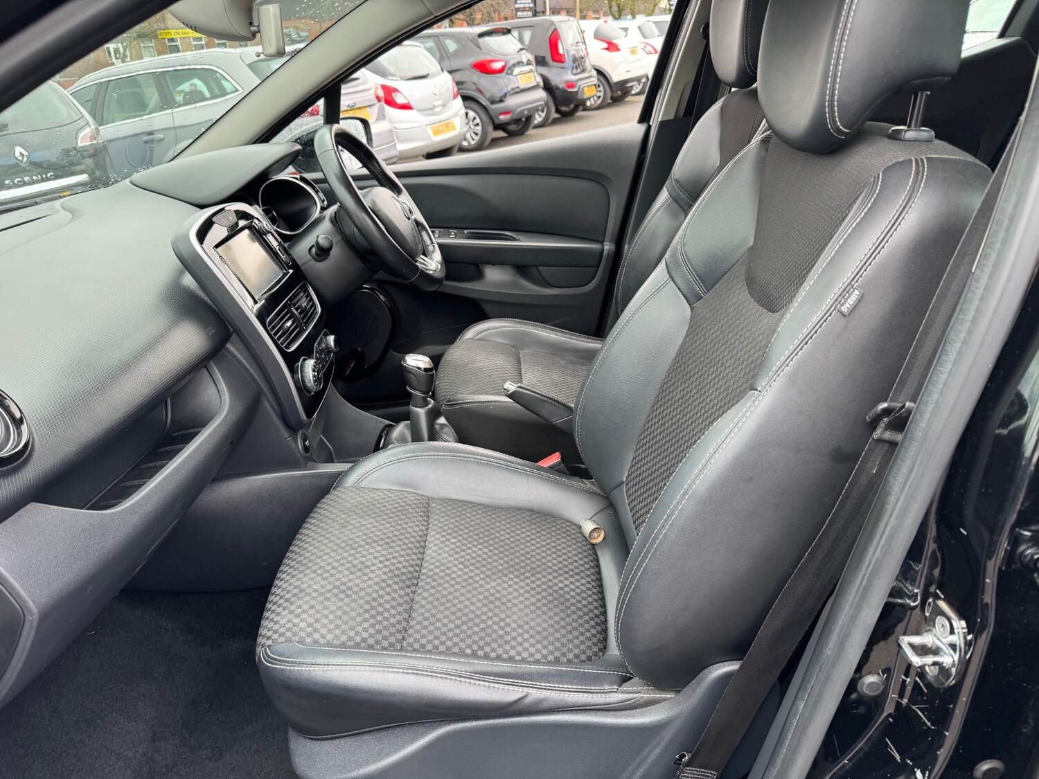 Used Renault Clio 2018 for sale - 77701172: Photo 22