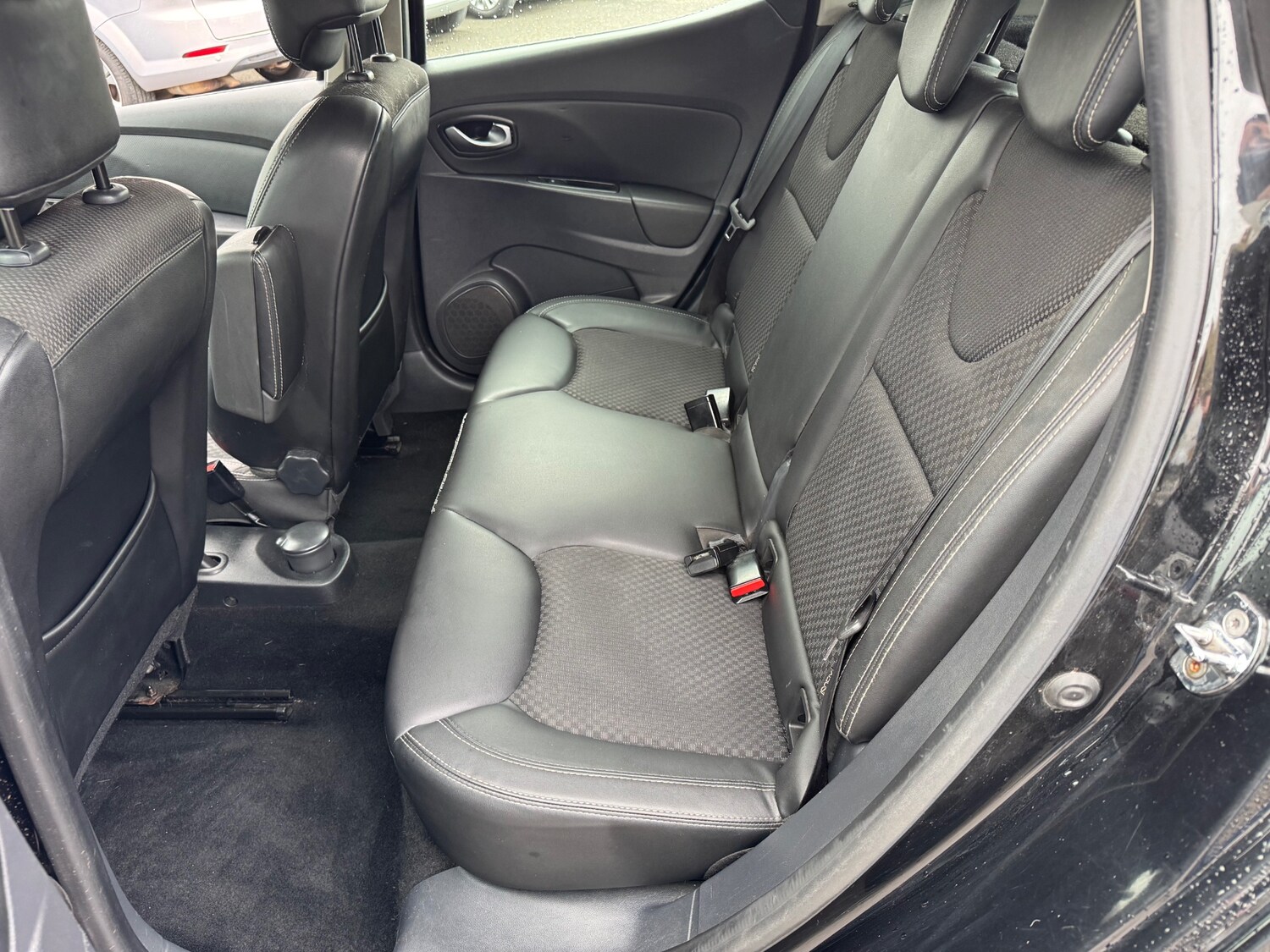 Used Renault Clio 2018 for sale - 77701172: Photo 28