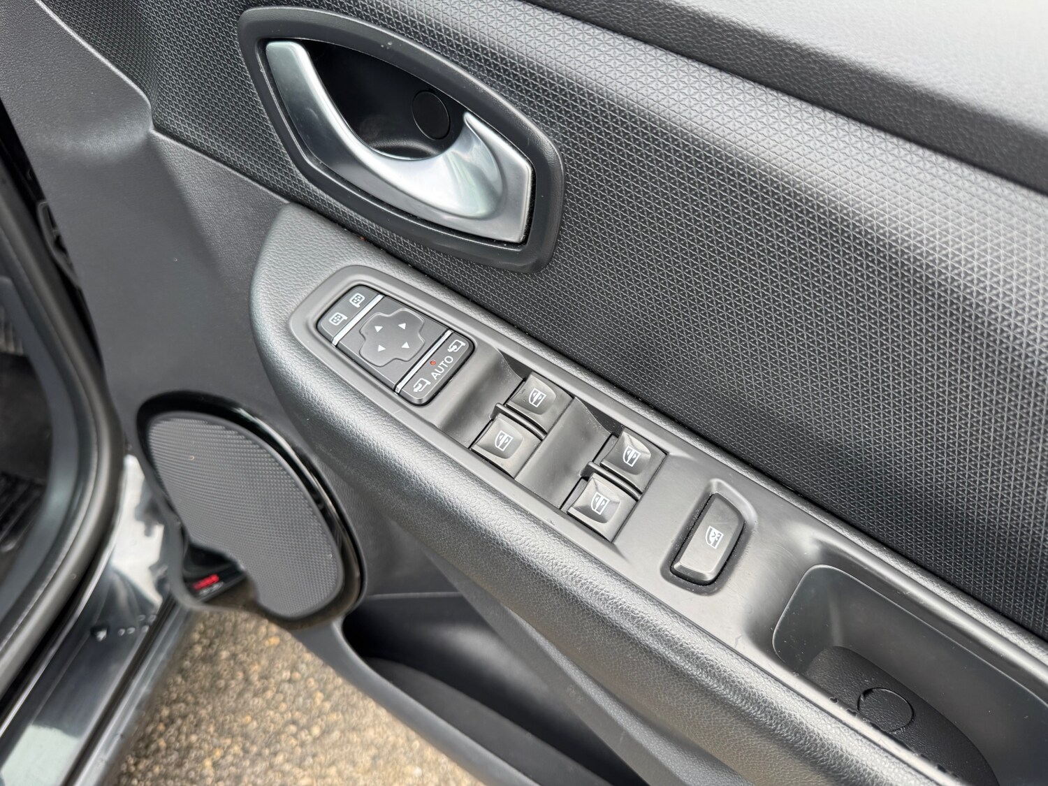 Used Renault Clio 2018 for sale - 77701172: Photo 8