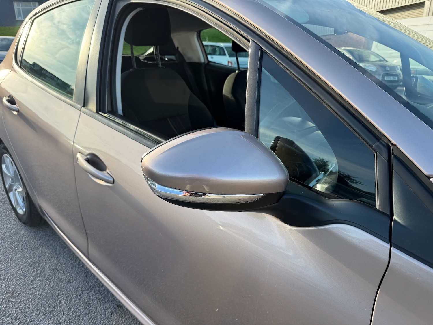 Used Peugeot 208 2013 for sale - 77053734: Photo 12