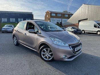Used Peugeot 208 2013 for sale - 77053734: Photo