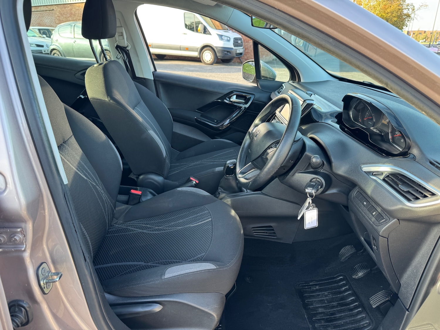 Used Peugeot 208 2013 for sale - 77053734: Photo 29