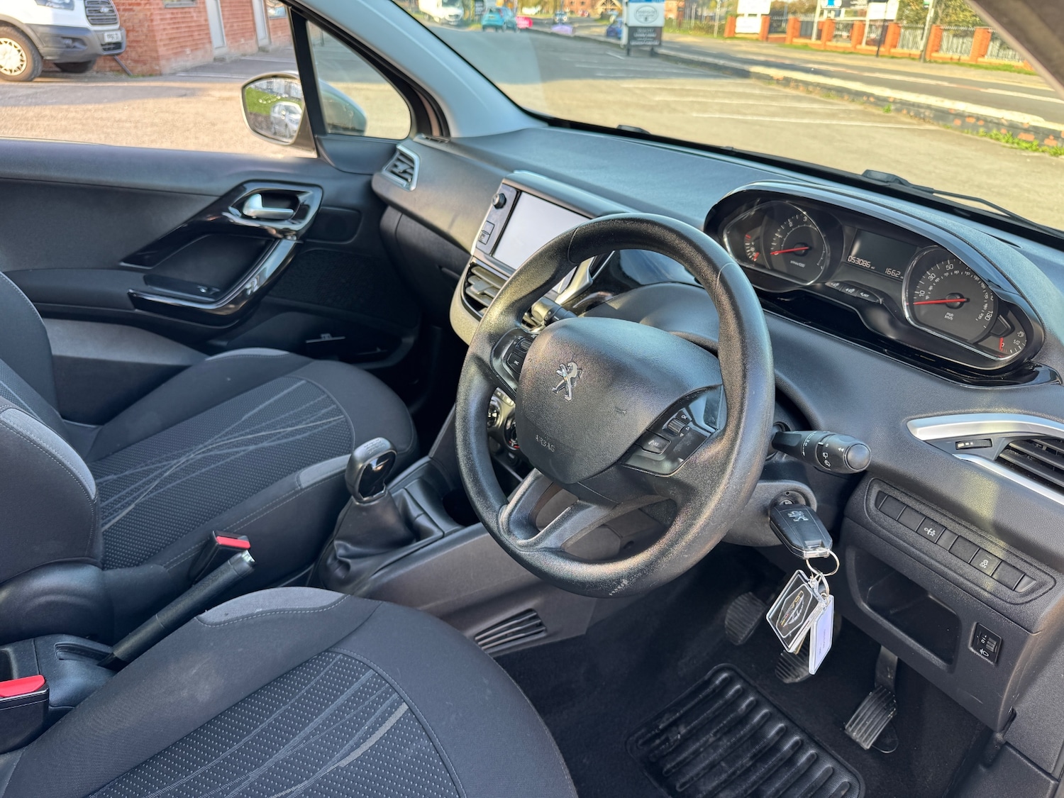 Used Peugeot 208 2013 for sale - 77053734: Photo 30