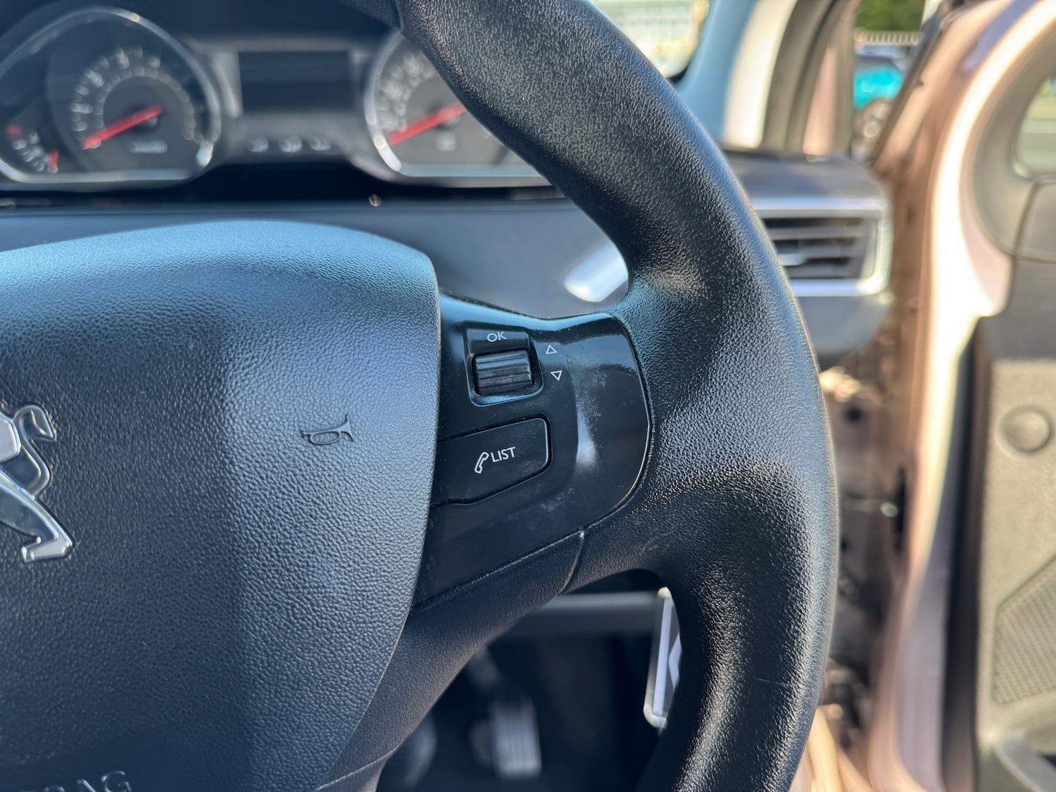 Used Peugeot 208 2013 for sale - 77053734: Photo 37