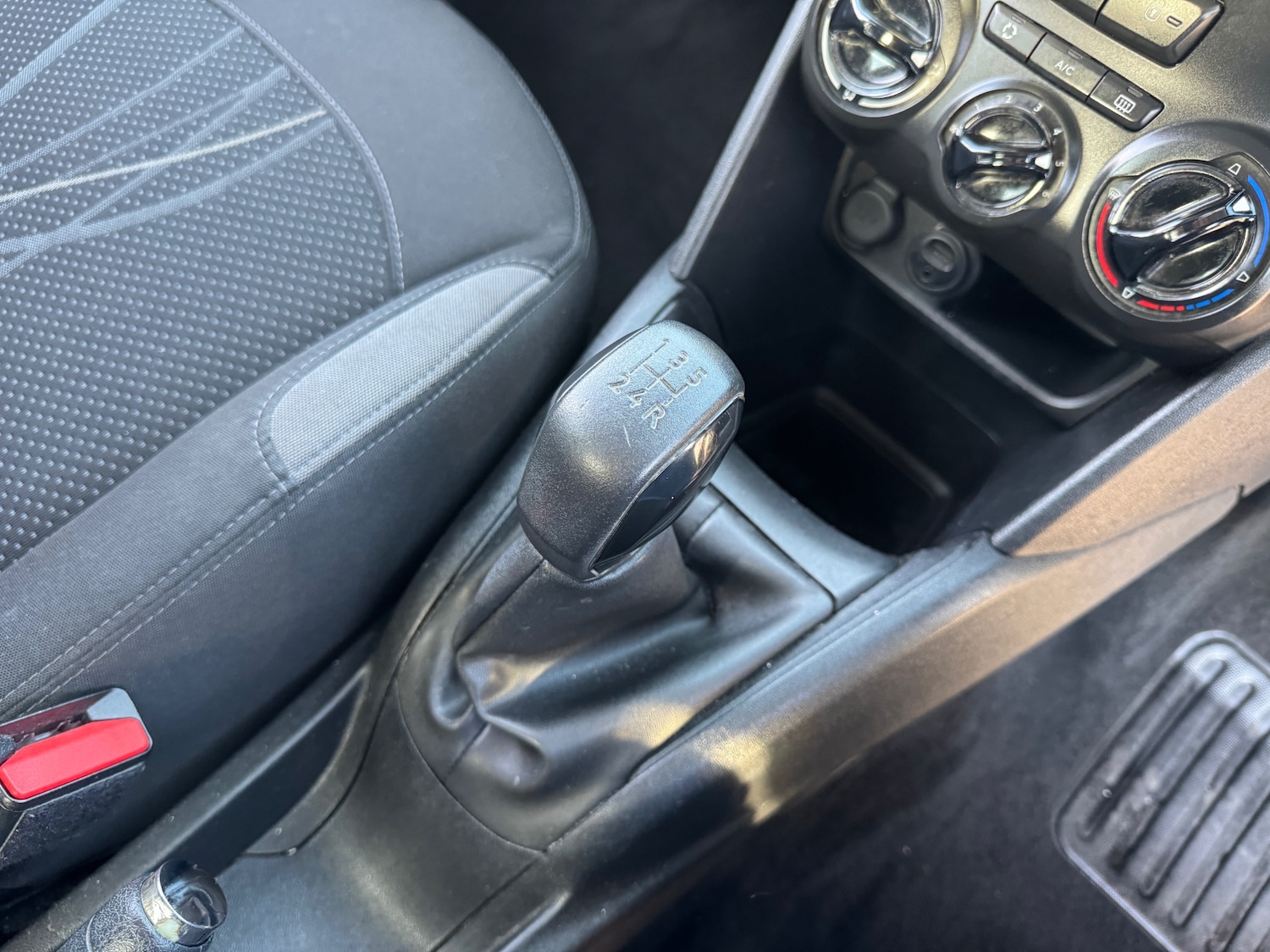 Used Peugeot 208 2013 for sale - 77053734: Photo 40