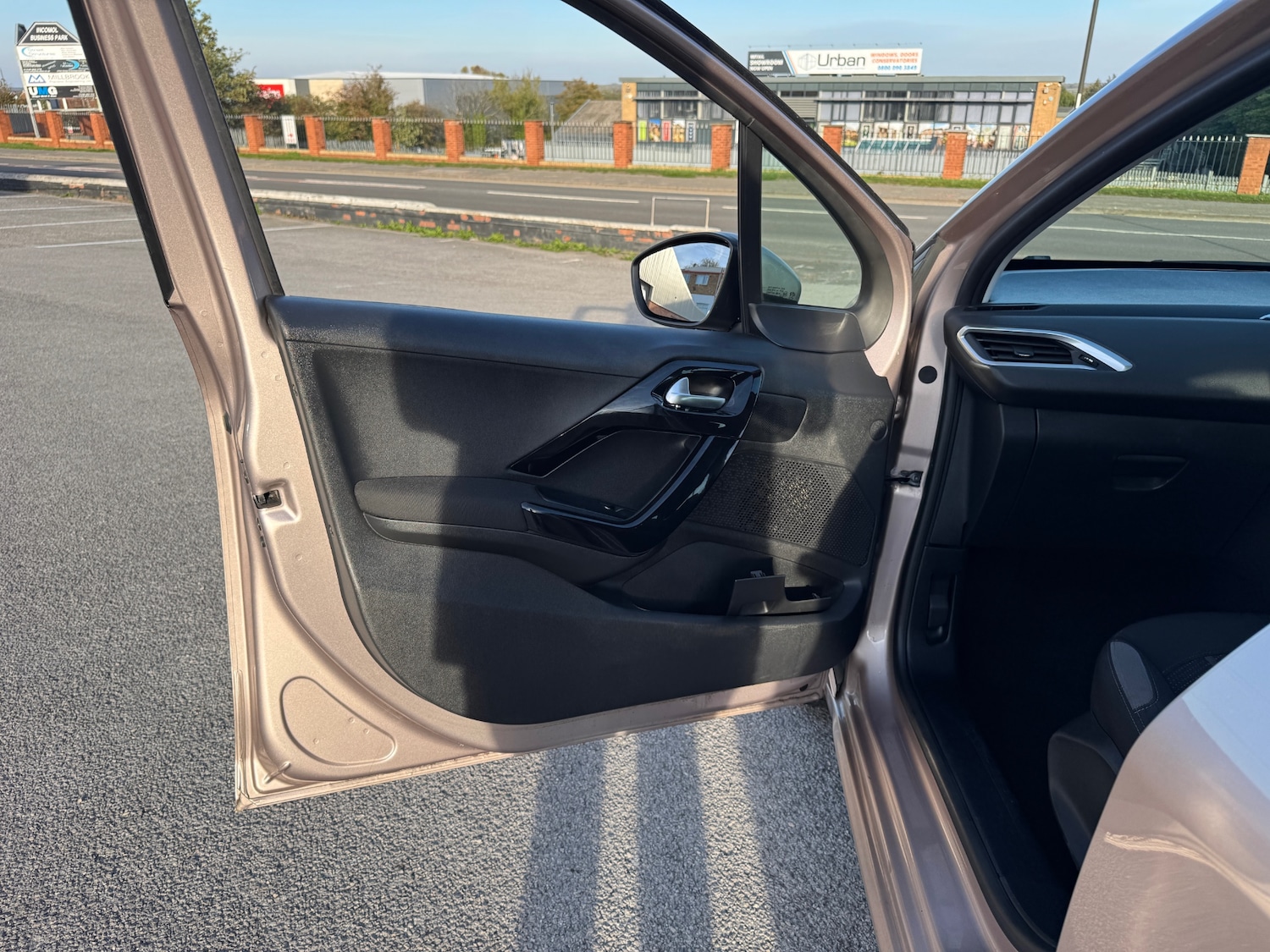 Used Peugeot 208 2013 for sale - 77053734: Photo 41