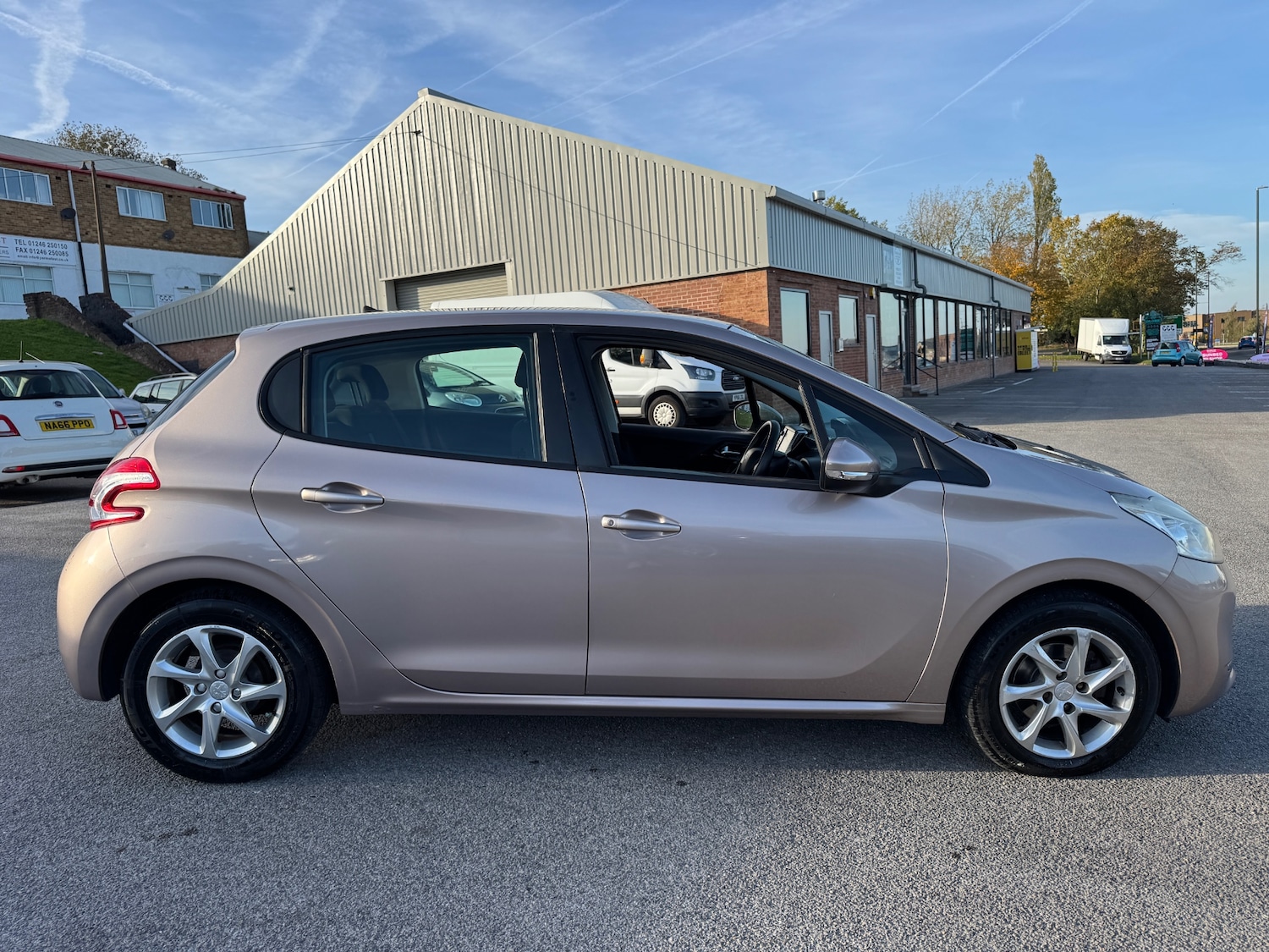 Used Peugeot 208 2013 for sale - 77053734: Photo 7