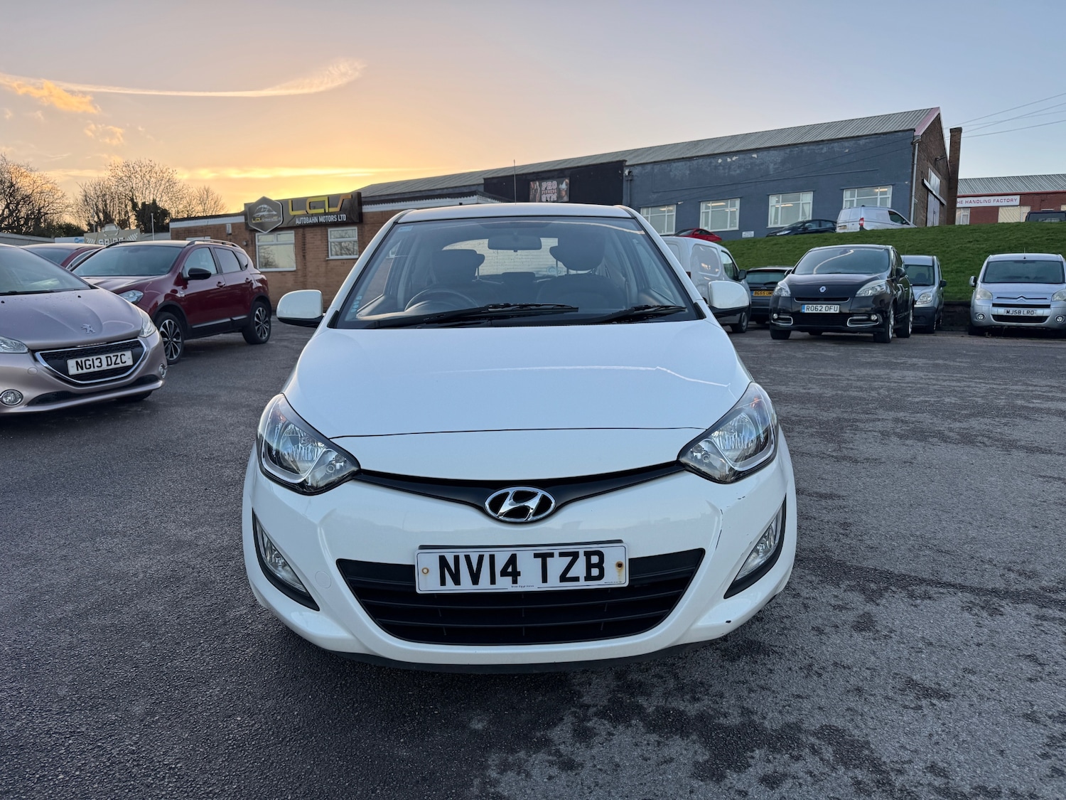 Used Hyundai i20 2014 for sale - 77107888: Photo 3