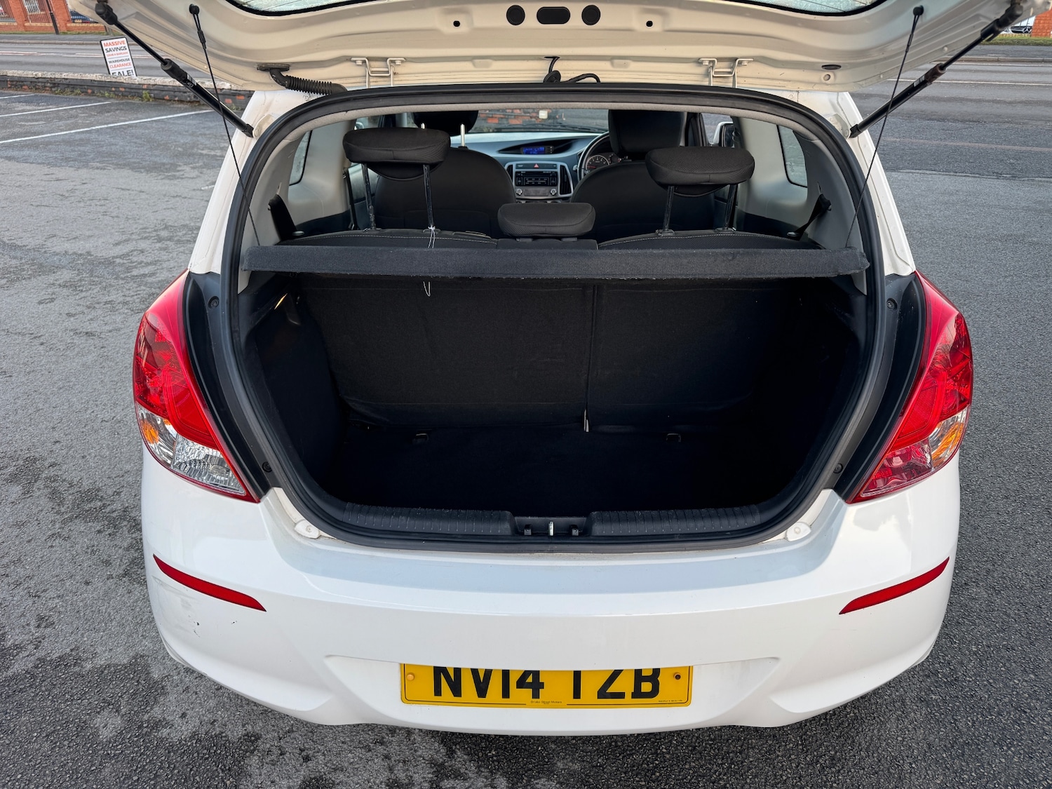 Used Hyundai i20 2014 for sale - 77107888: Photo 6