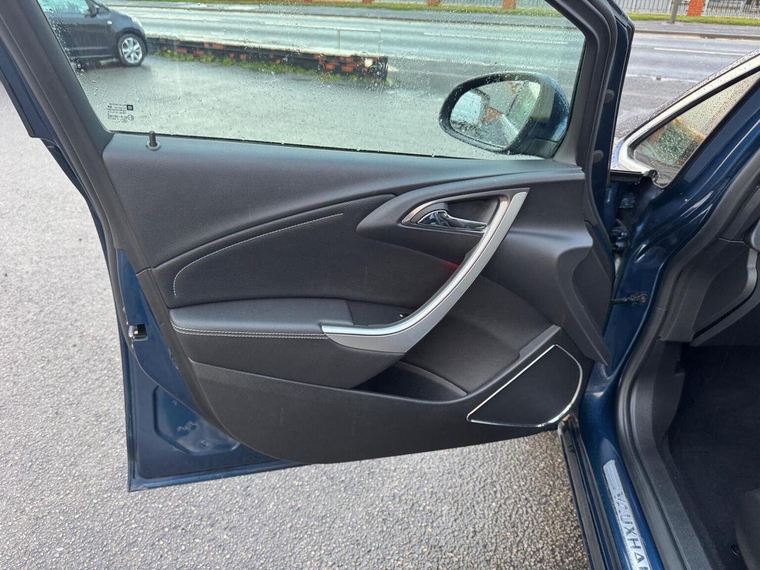 Used Vauxhall Astra 2010 for sale - 76751823: Photo 44