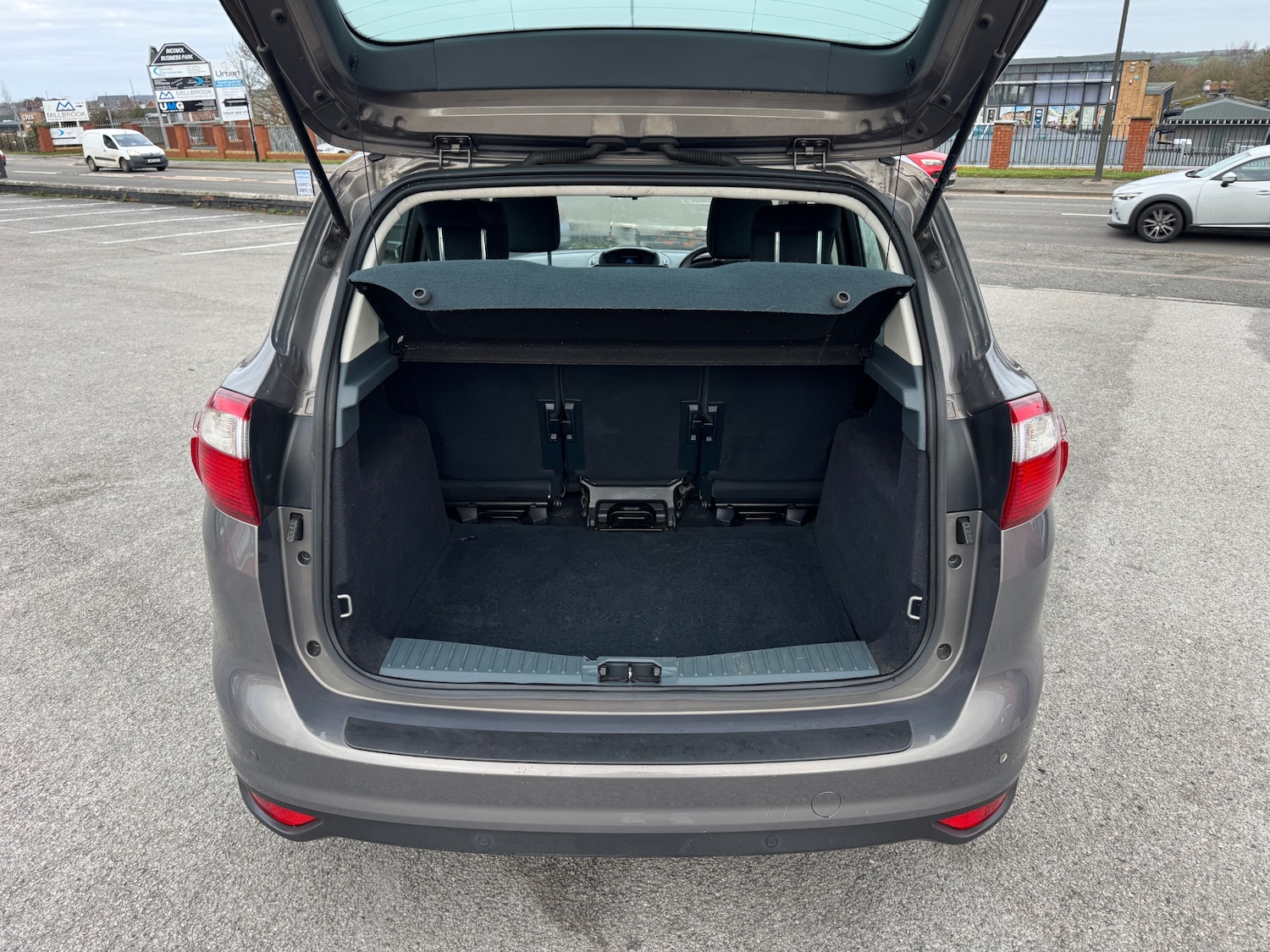 Used Ford C-Max 2013 for sale - 77053694: Photo 6