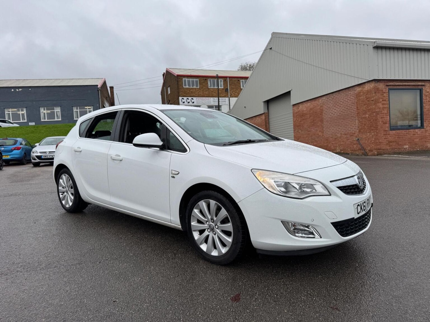 Used Vauxhall Astra 2011 for sale - 76830375: Photo 2