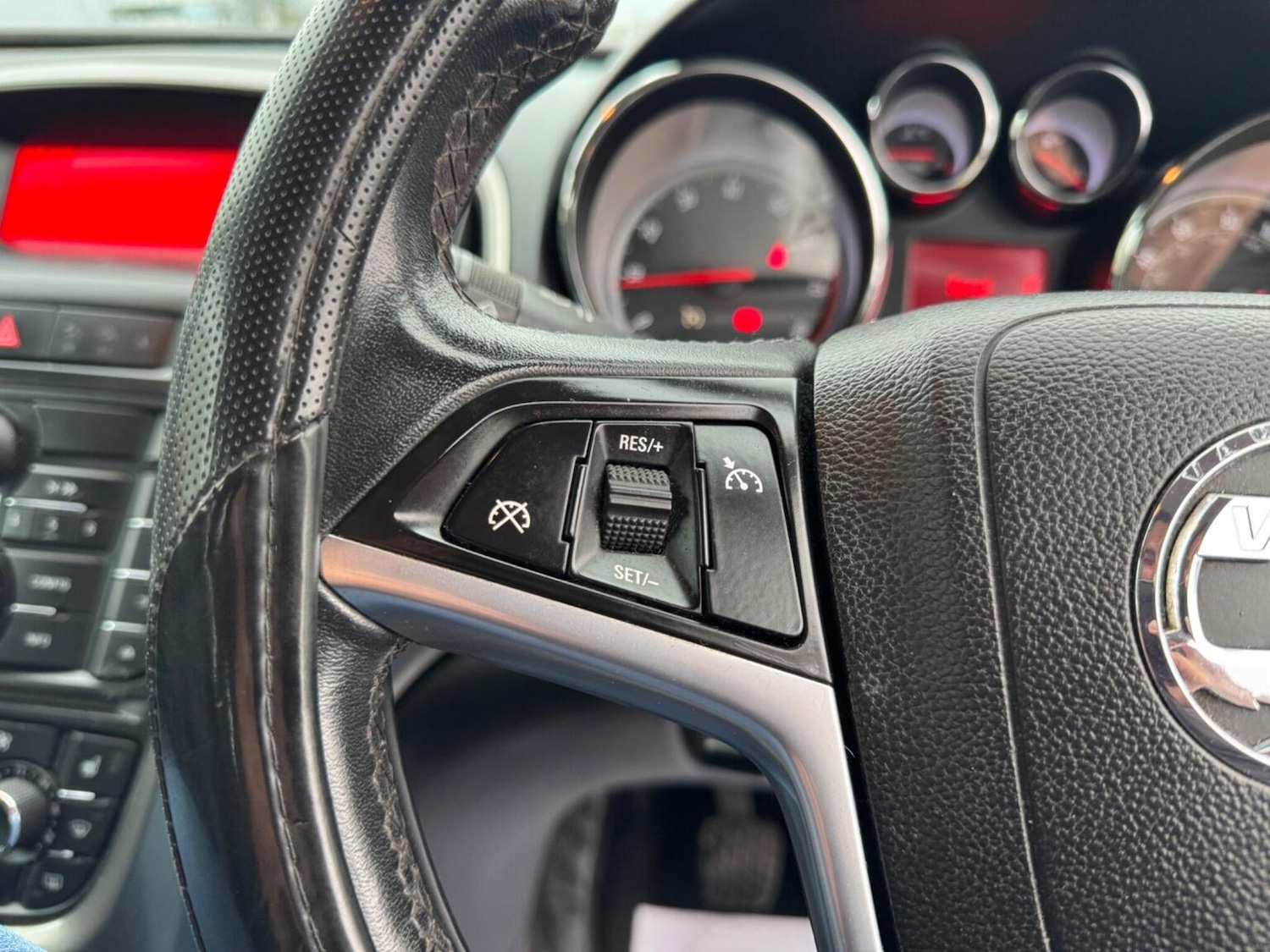 Used Vauxhall Astra 2011 for sale - 76830375: Photo 37