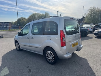 Used Peugeot Partner Tepee 2010 for sale - 77906858: Photo