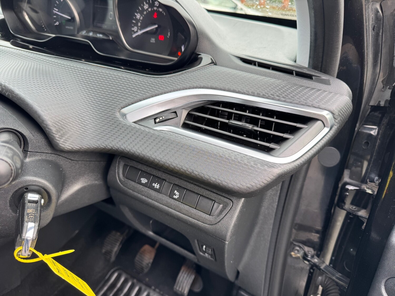 Used Peugeot 2008 2016 for sale - 77701158: Photo 12